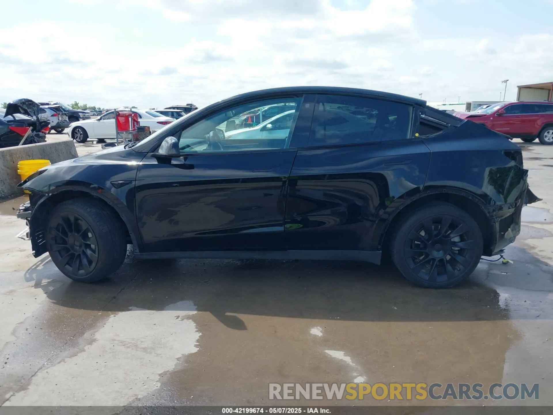 14 Photograph of a damaged car 7SAYGAEEXNF543540 TESLA MODEL Y 2022