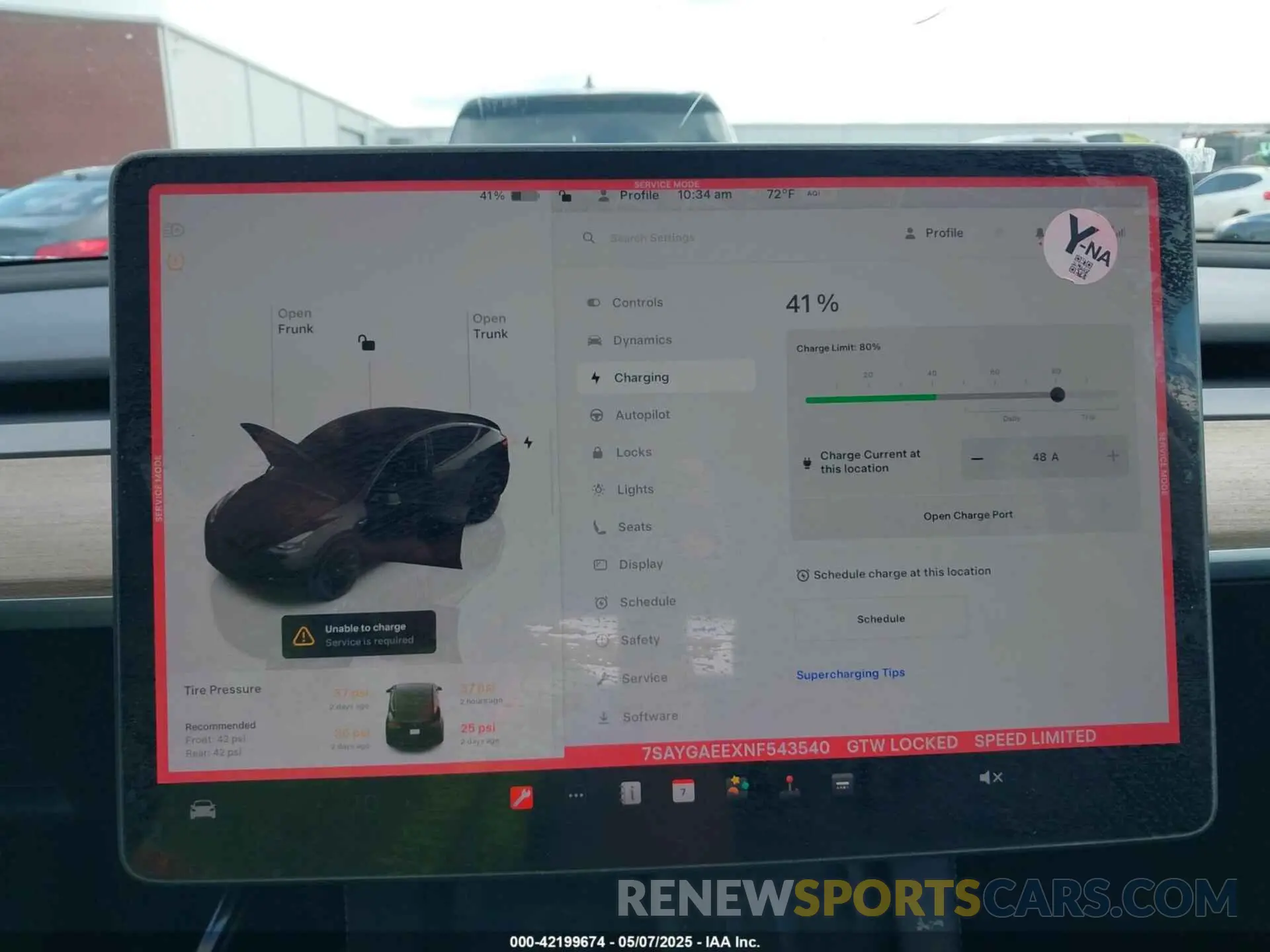 17 Photograph of a damaged car 7SAYGAEEXNF543540 TESLA MODEL Y 2022