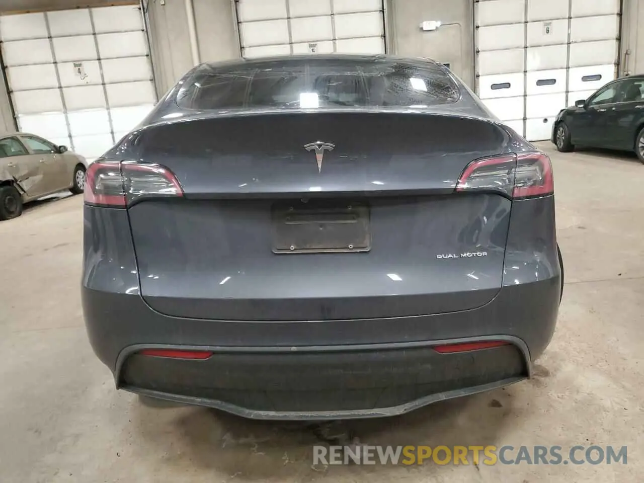 6 Photograph of a damaged car 7SAYGDEE0NA017223 TESLA MODEL Y 2022
