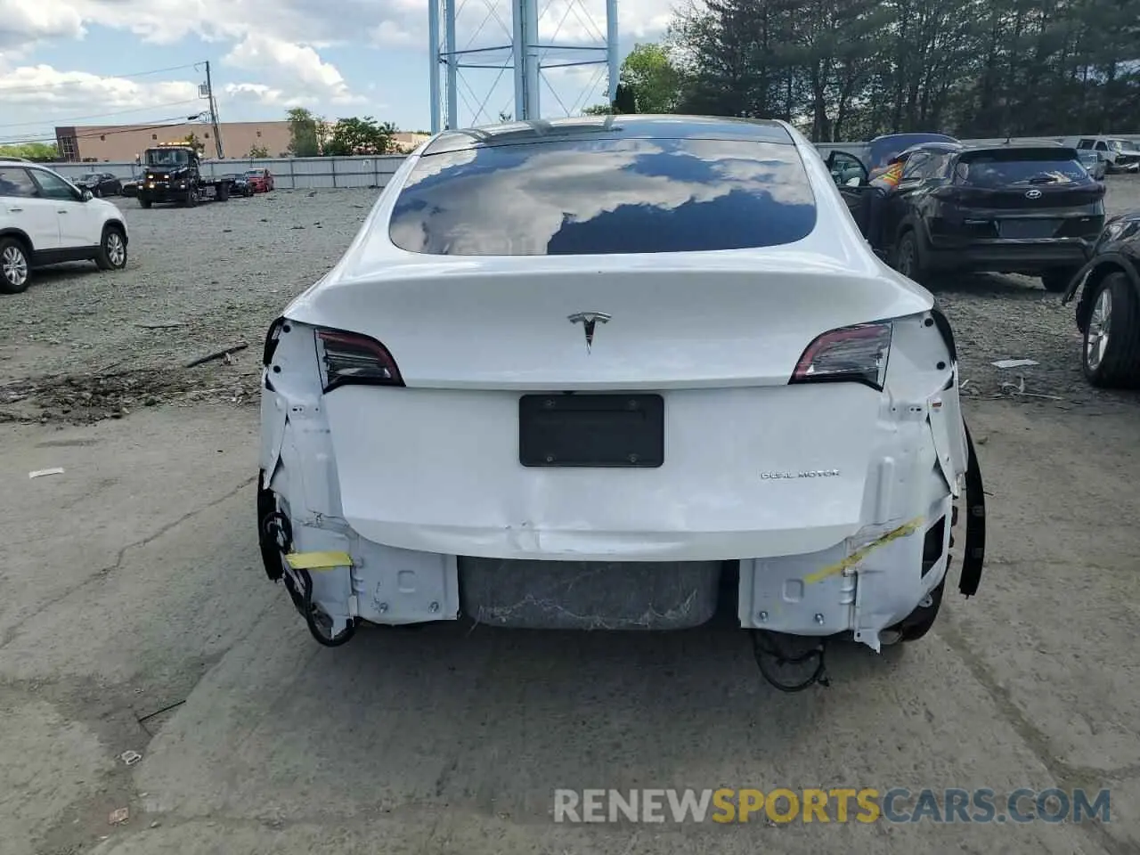 6 Photograph of a damaged car 7SAYGDEE0NF336088 TESLA MODEL Y 2022