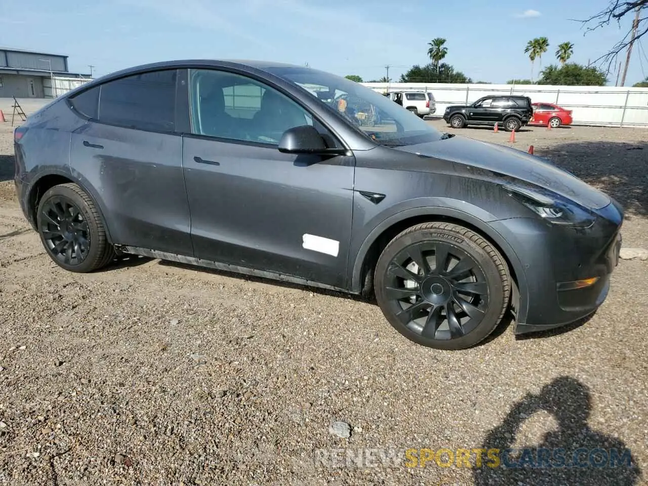 4 Photograph of a damaged car 7SAYGDEE0NF426745 TESLA MODEL Y 2022