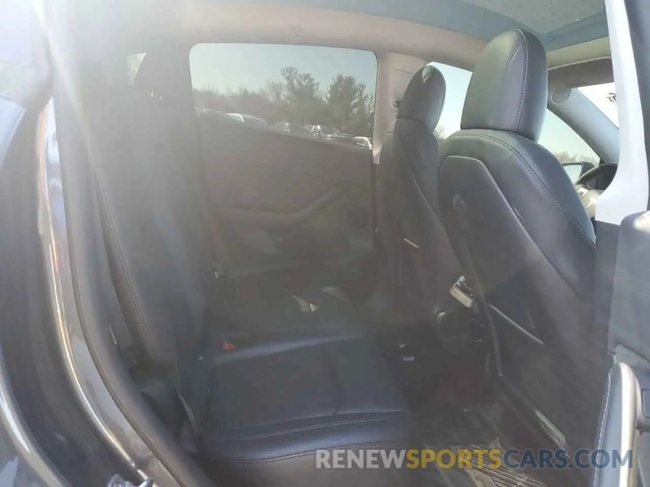 10 Photograph of a damaged car 7SAYGDEE0NF434859 TESLA MODEL Y 2022