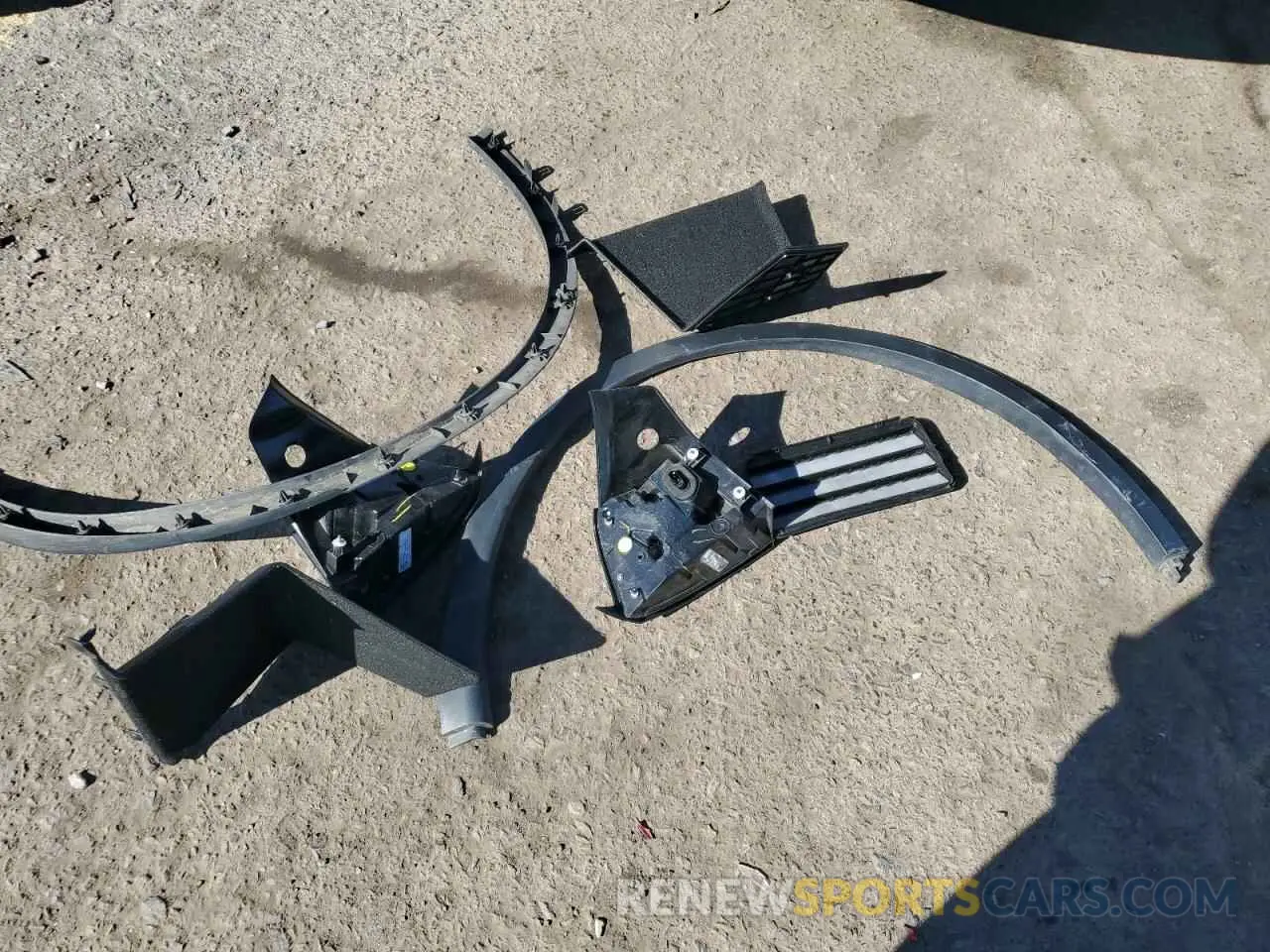 12 Photograph of a damaged car 7SAYGDEE0NF434859 TESLA MODEL Y 2022