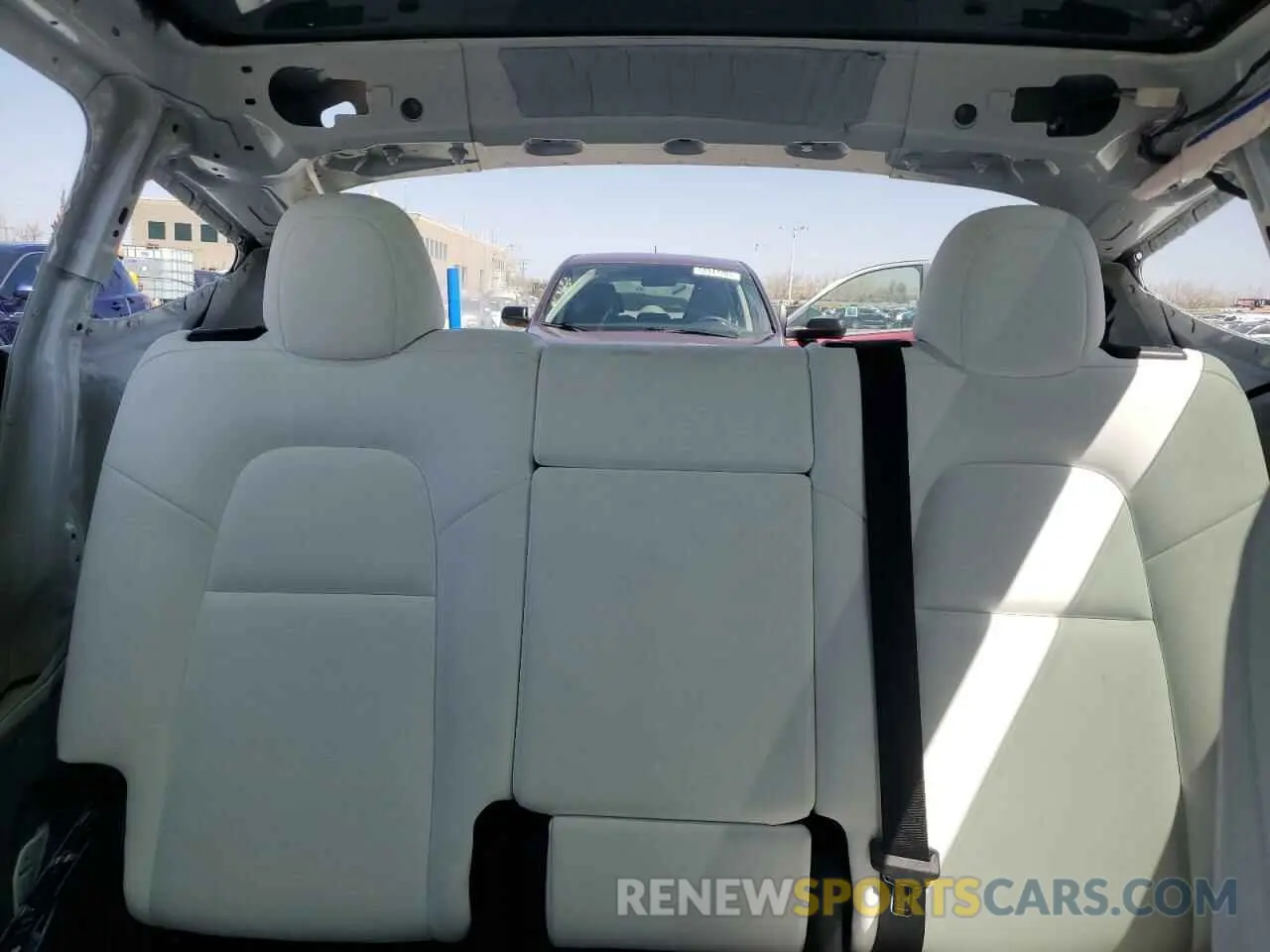 10 Photograph of a damaged car 7SAYGDEE0NF436885 TESLA MODEL Y 2022
