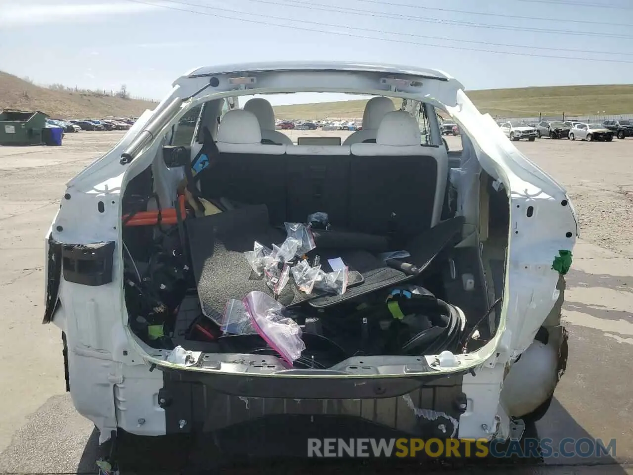 6 Photograph of a damaged car 7SAYGDEE0NF436885 TESLA MODEL Y 2022