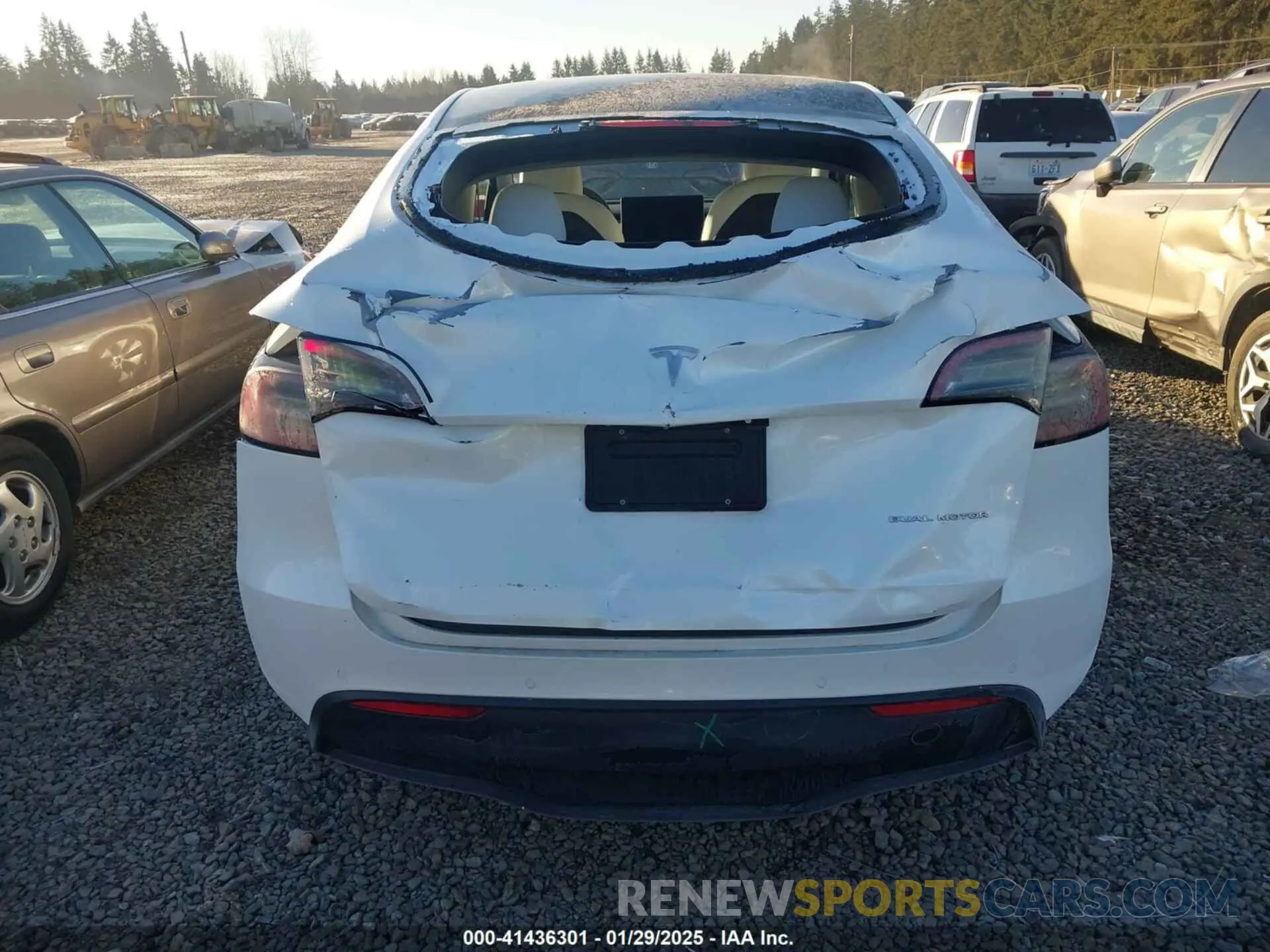 15 Photograph of a damaged car 7SAYGDEE0NF440810 TESLA MODEL Y 2022