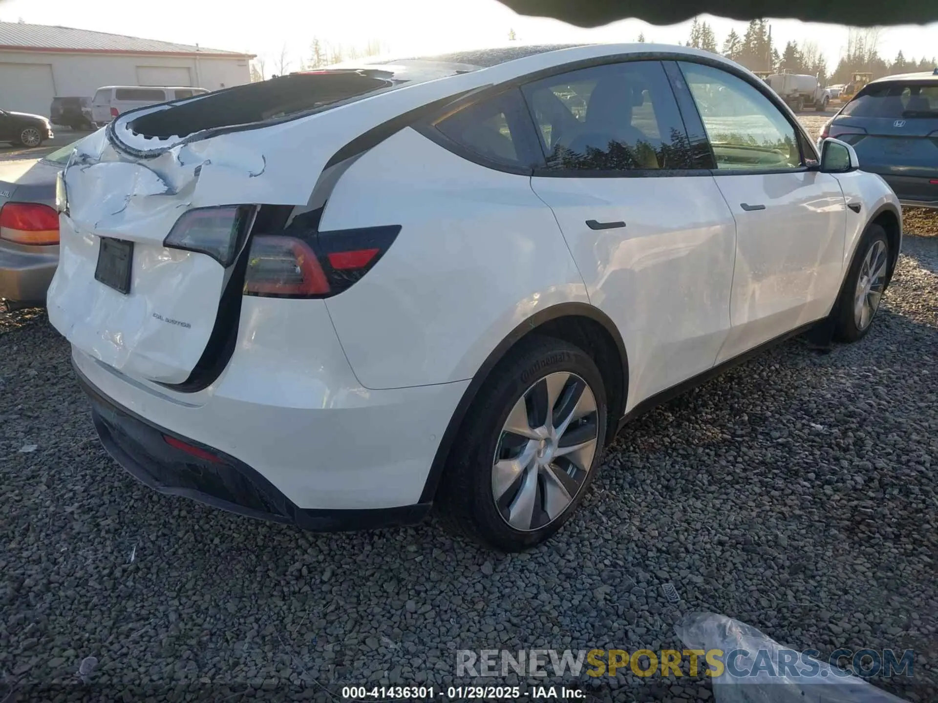 4 Photograph of a damaged car 7SAYGDEE0NF440810 TESLA MODEL Y 2022