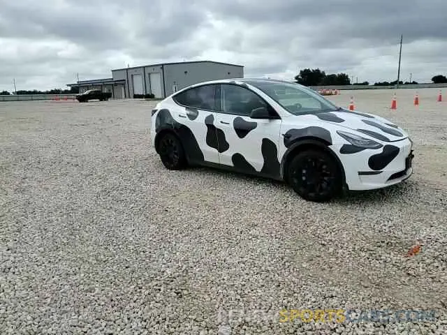 11 Photograph of a damaged car 7SAYGDEE1NA001175 TESLA MODEL Y 2022