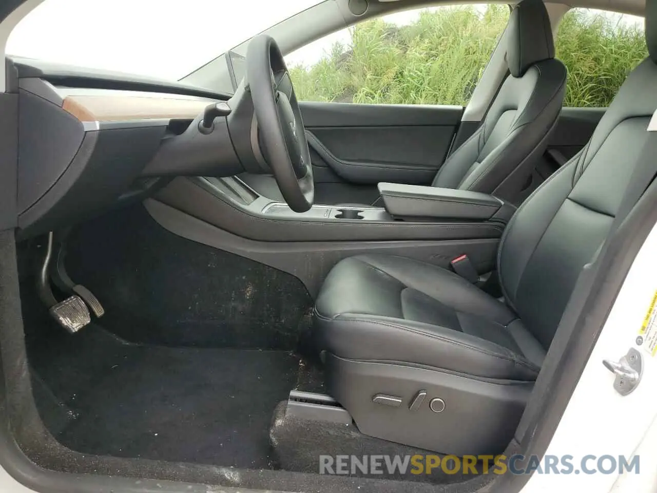 7 Photograph of a damaged car 7SAYGDEE1NA001175 TESLA MODEL Y 2022