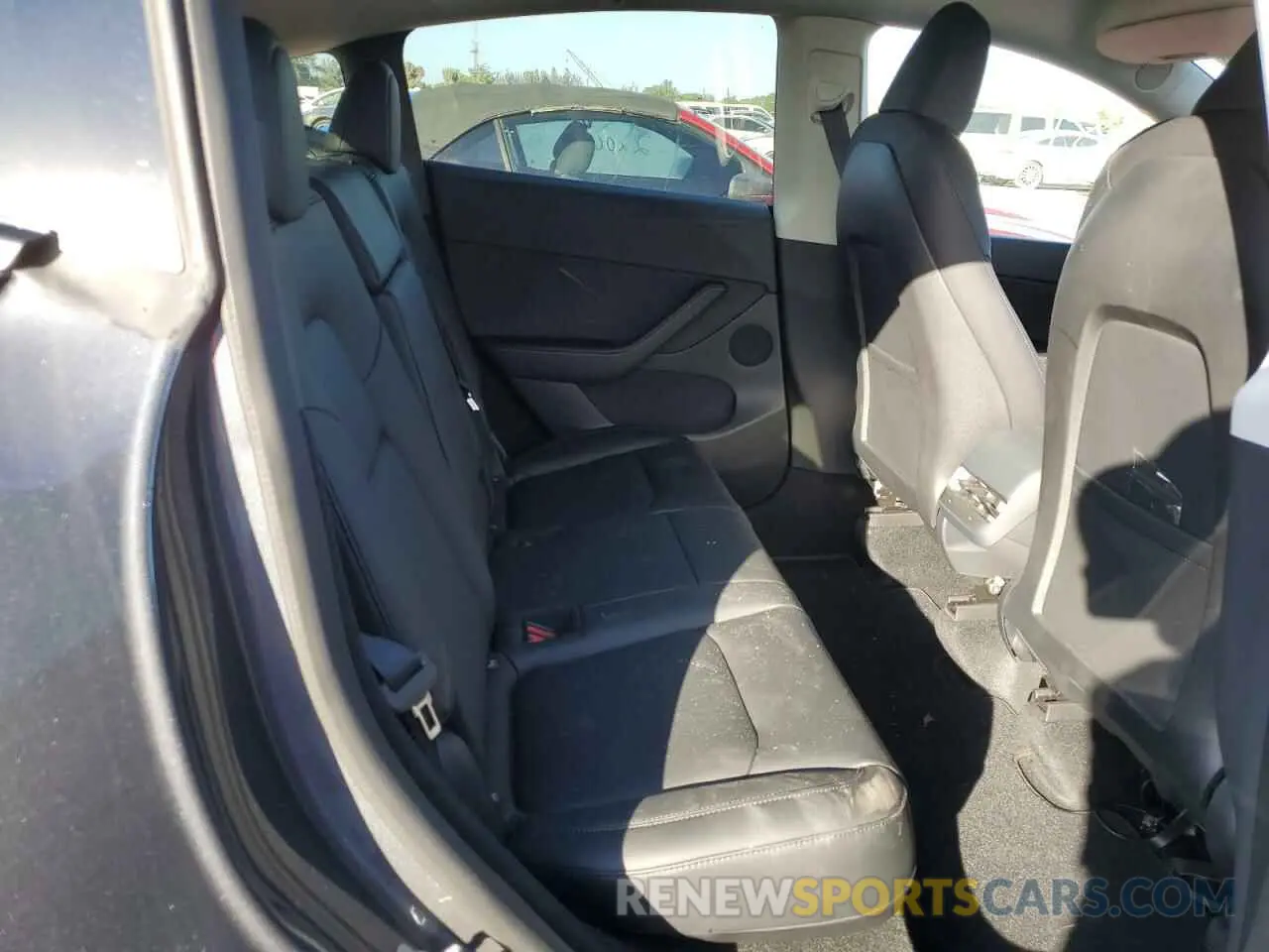 6 Photograph of a damaged car 7SAYGDEE1NA003377 TESLA MODEL Y 2022