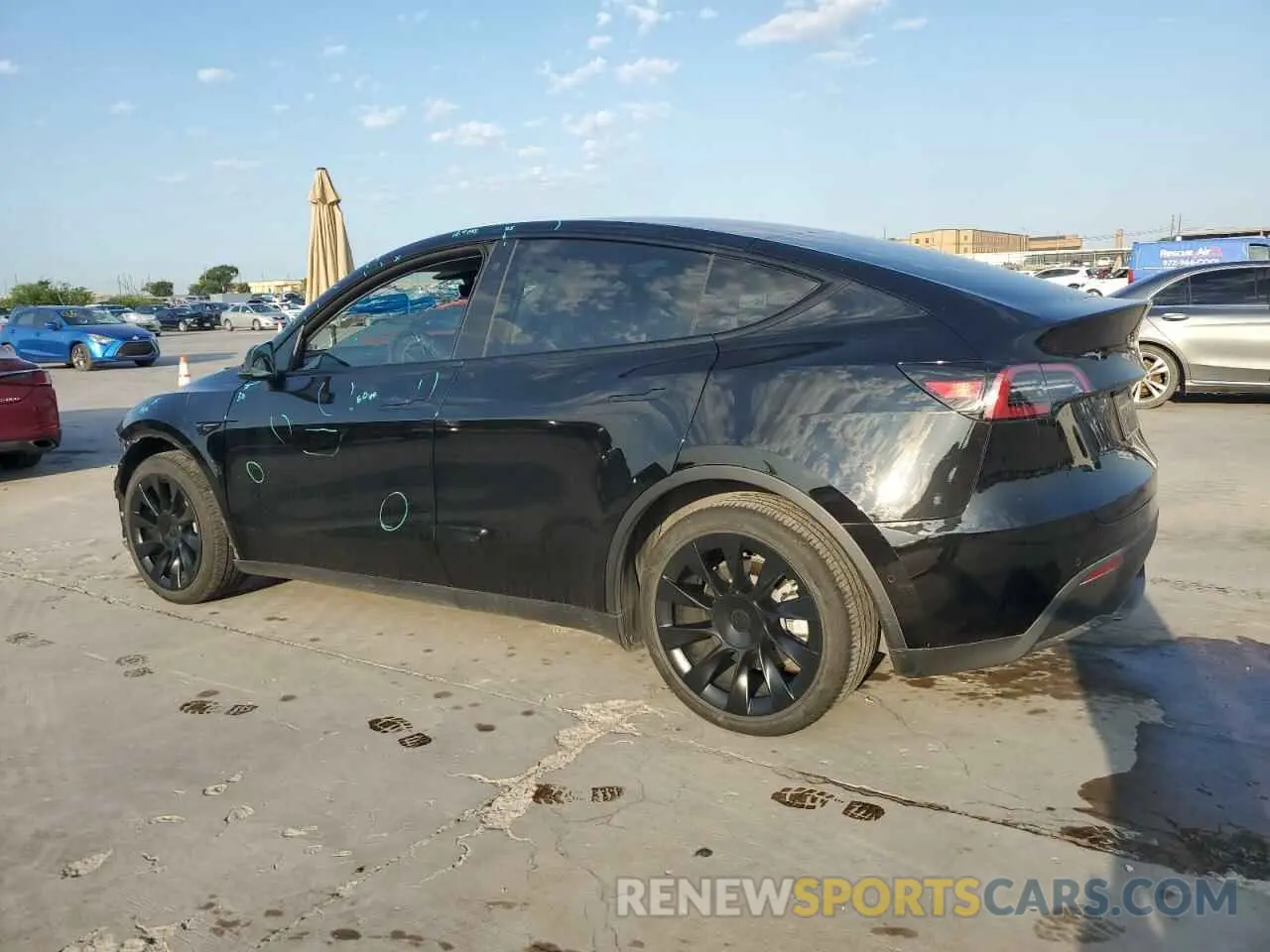 2 Photograph of a damaged car 7SAYGDEE1NA006117 TESLA MODEL Y 2022