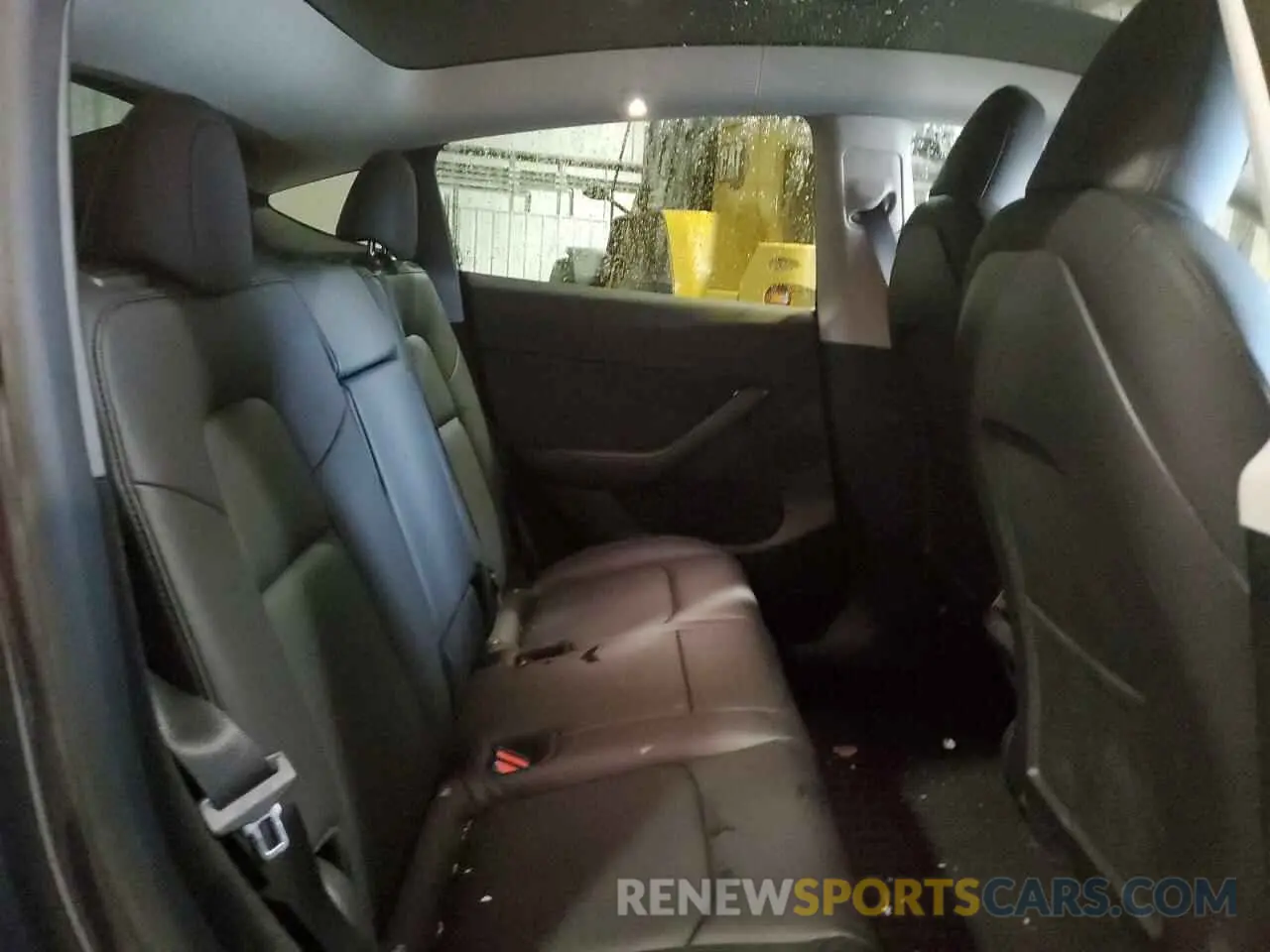 10 Photograph of a damaged car 7SAYGDEE1NA008871 TESLA MODEL Y 2022