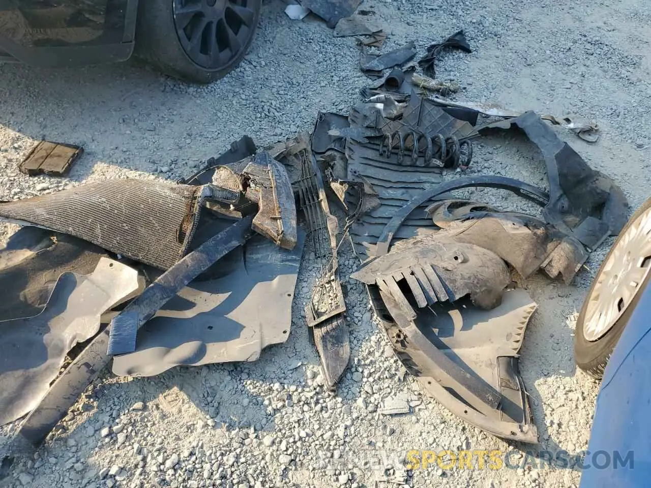 12 Photograph of a damaged car 7SAYGDEE1NF340182 TESLA MODEL Y 2022