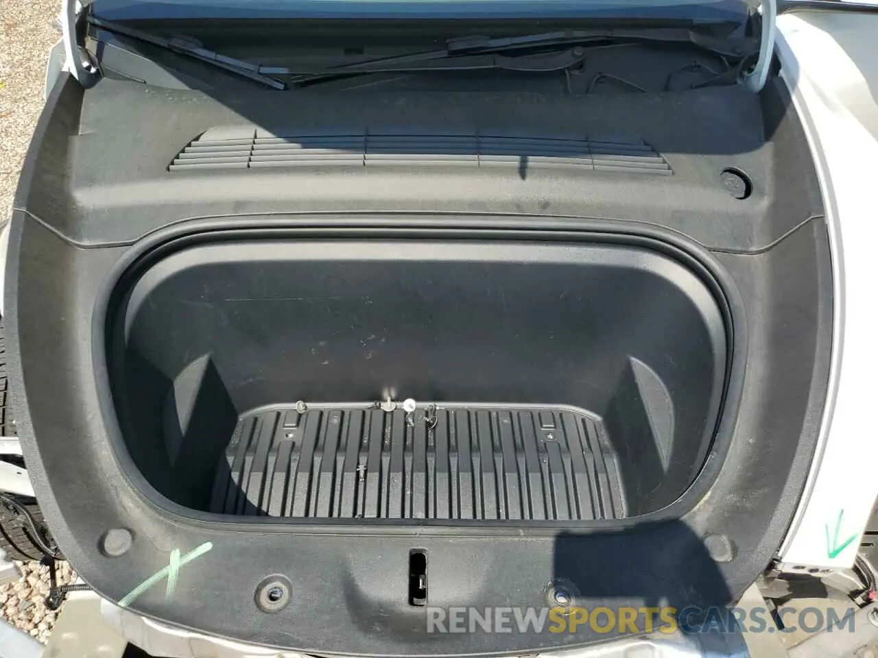 11 Photograph of a damaged car 7SAYGDEE1NF354633 TESLA MODEL Y 2022