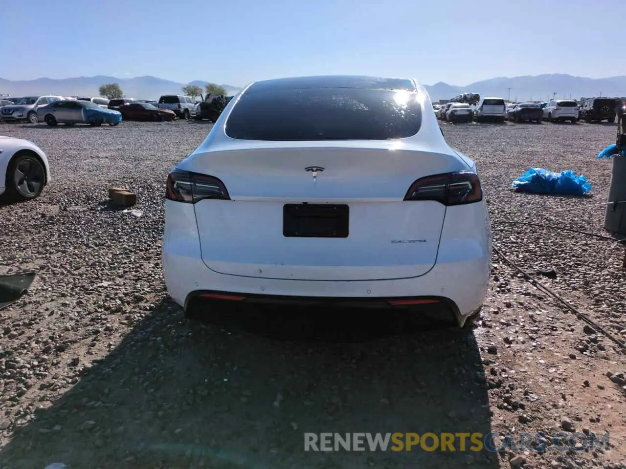 6 Photograph of a damaged car 7SAYGDEE1NF378026 TESLA MODEL Y 2022