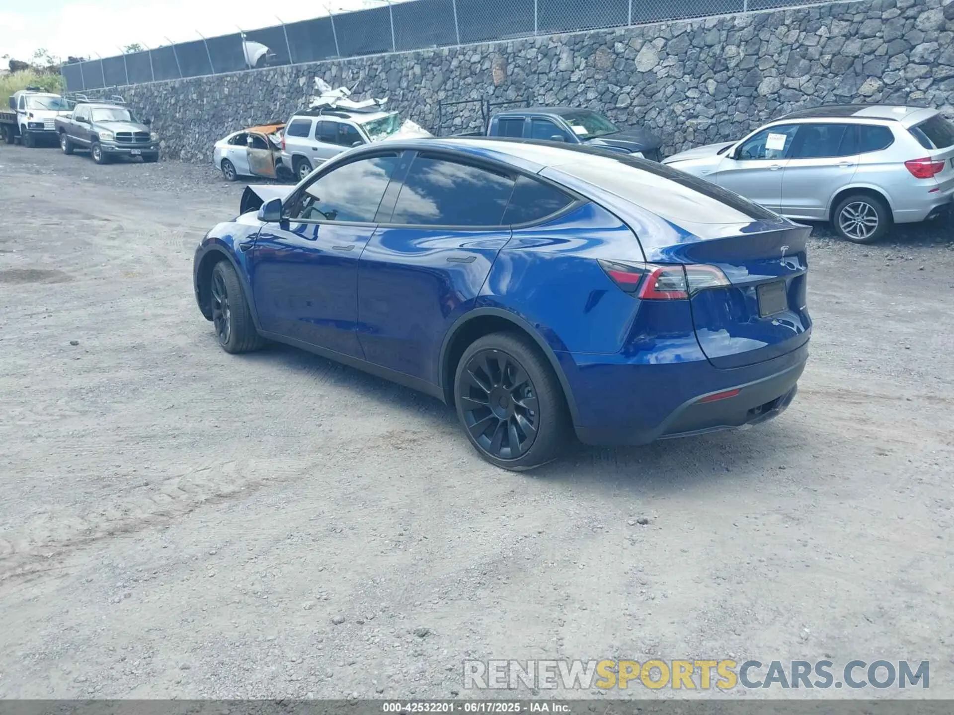 3 Фотография поврежденного автомобиля 7SAYGDEE1NF419321 TESLA MODEL Y 2022