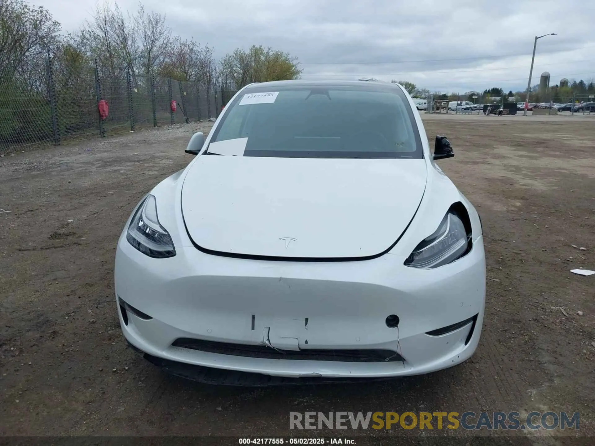 13 Photograph of a damaged car 7SAYGDEE1NF421098 TESLA MODEL Y 2022