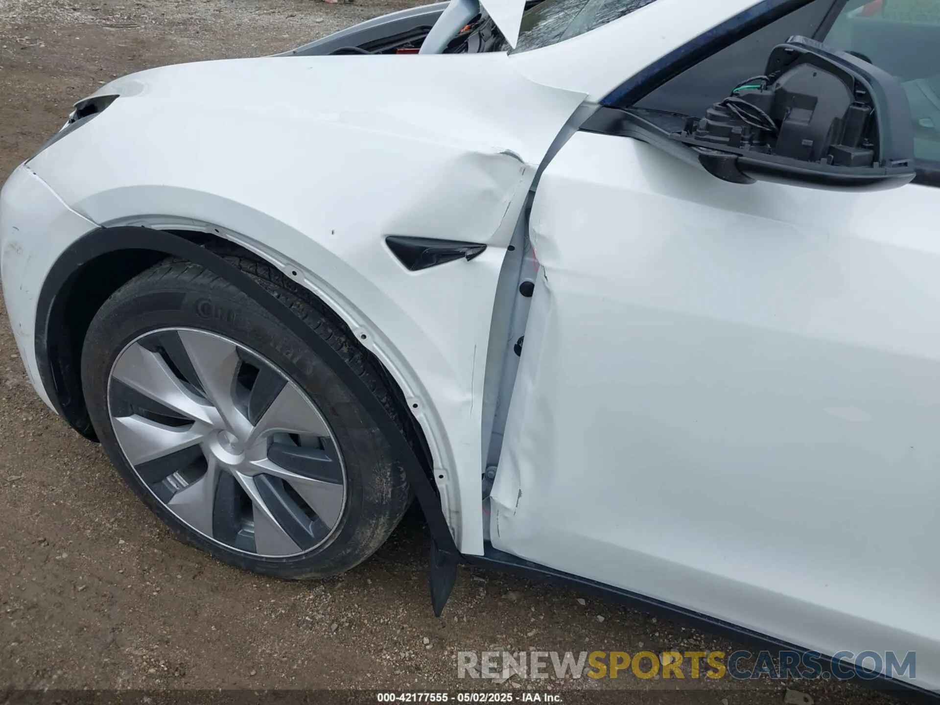 6 Photograph of a damaged car 7SAYGDEE1NF421098 TESLA MODEL Y 2022