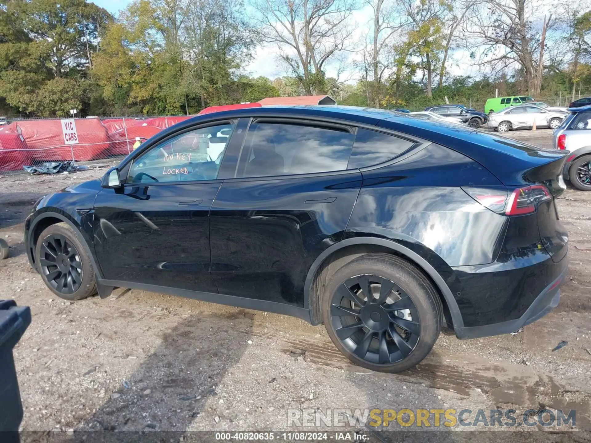 13 Photograph of a damaged car 7SAYGDEE1NF450861 TESLA MODEL Y 2022