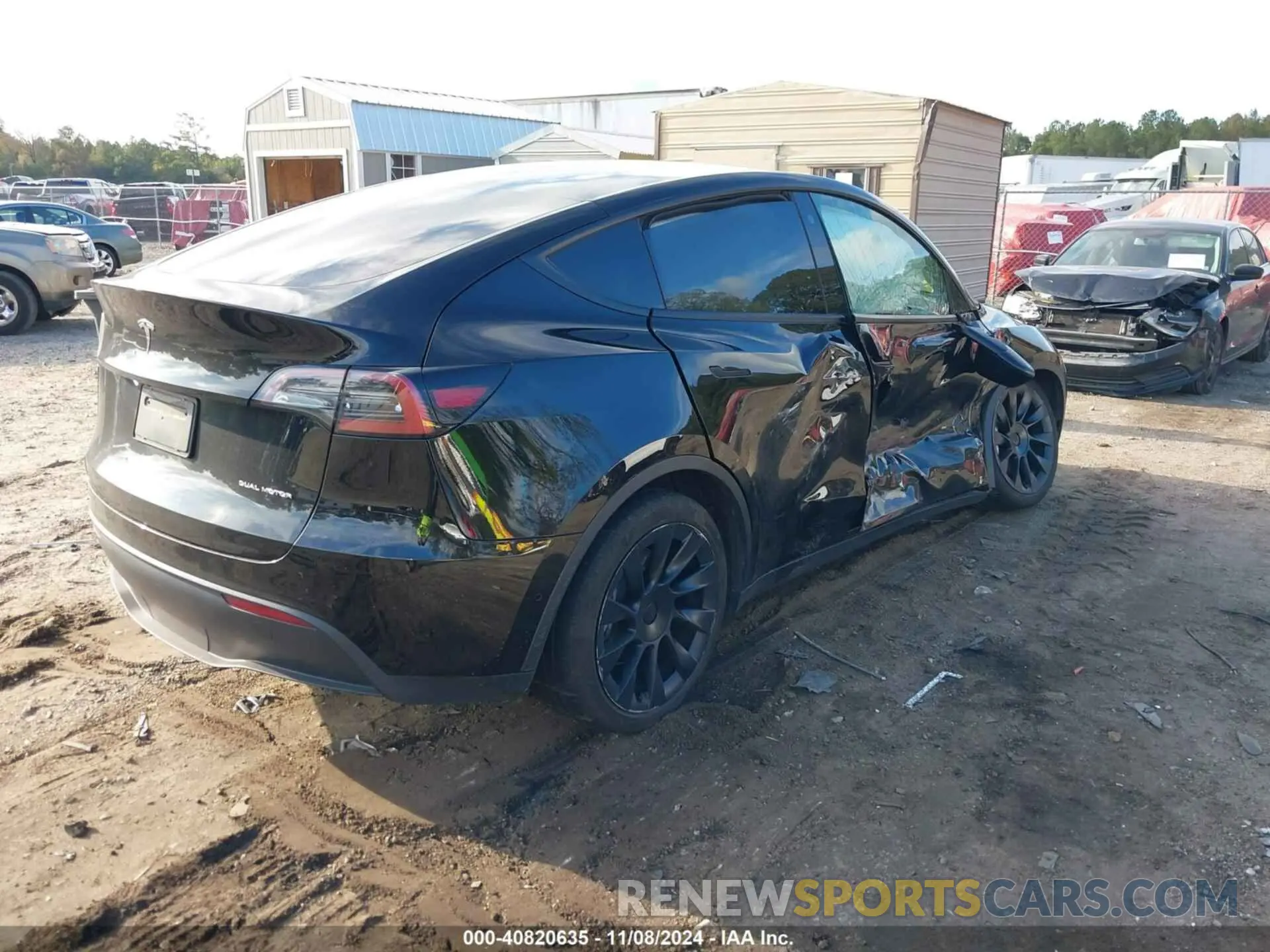 4 Photograph of a damaged car 7SAYGDEE1NF450861 TESLA MODEL Y 2022