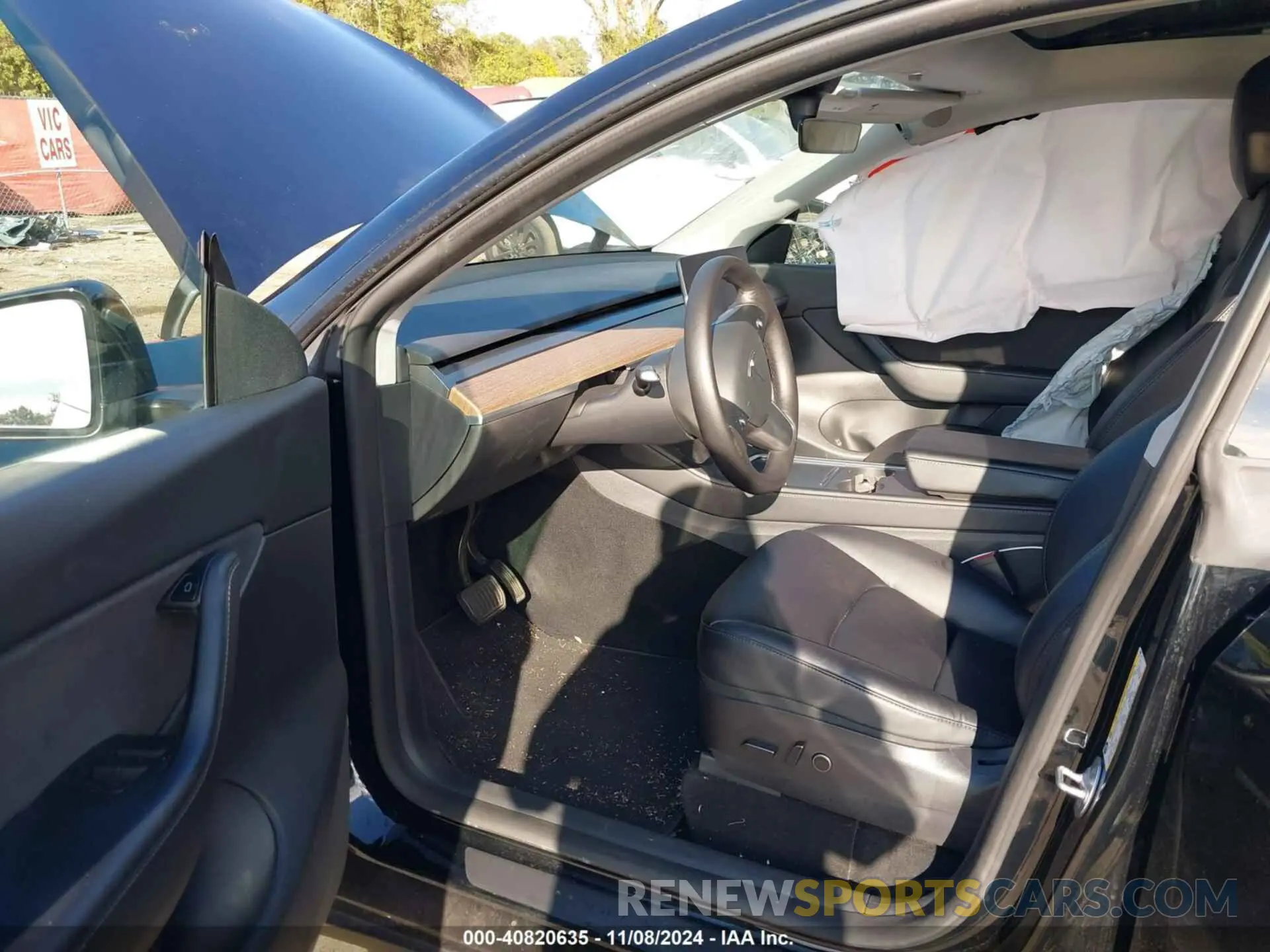 5 Photograph of a damaged car 7SAYGDEE1NF450861 TESLA MODEL Y 2022