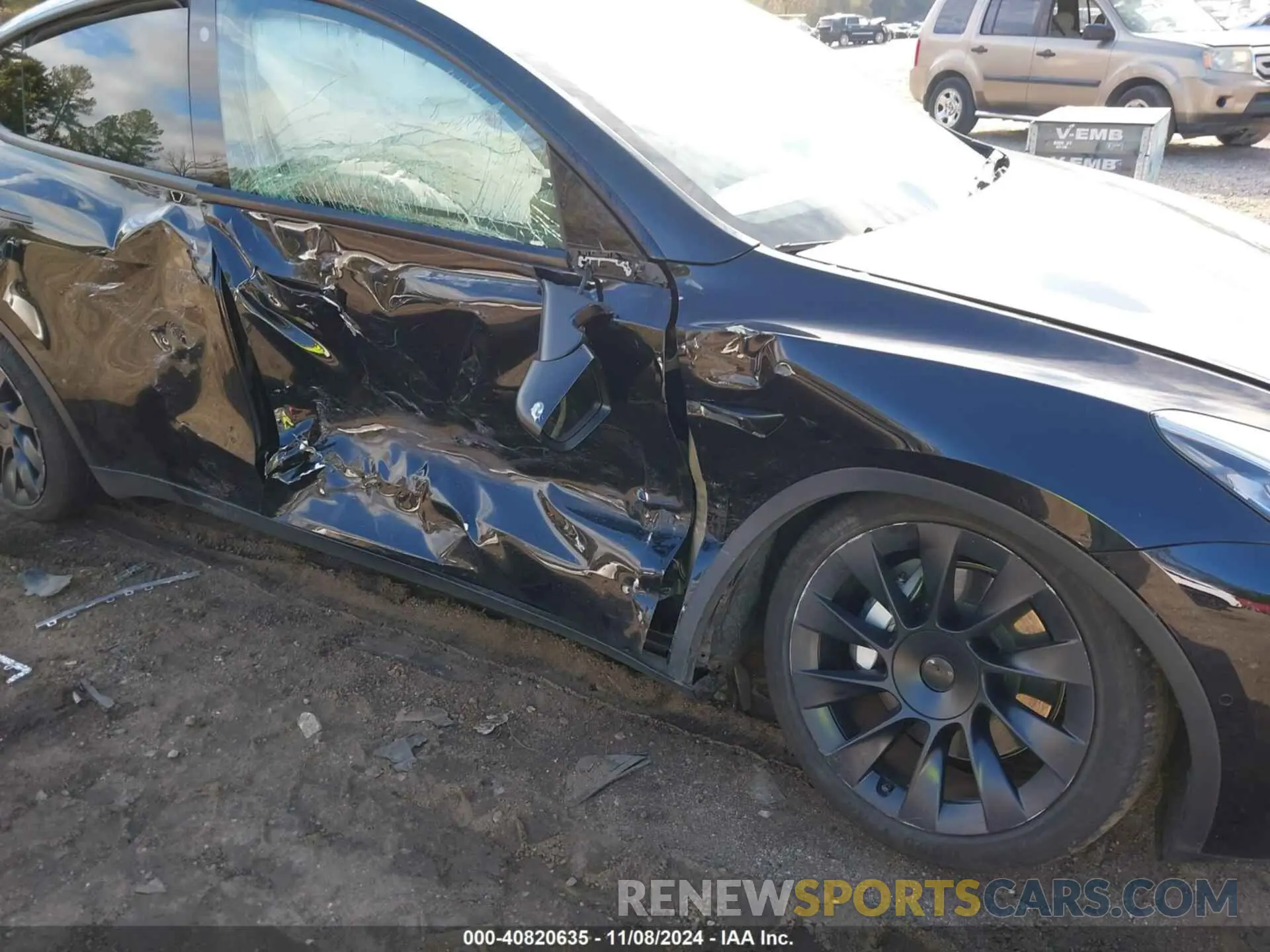 6 Photograph of a damaged car 7SAYGDEE1NF450861 TESLA MODEL Y 2022