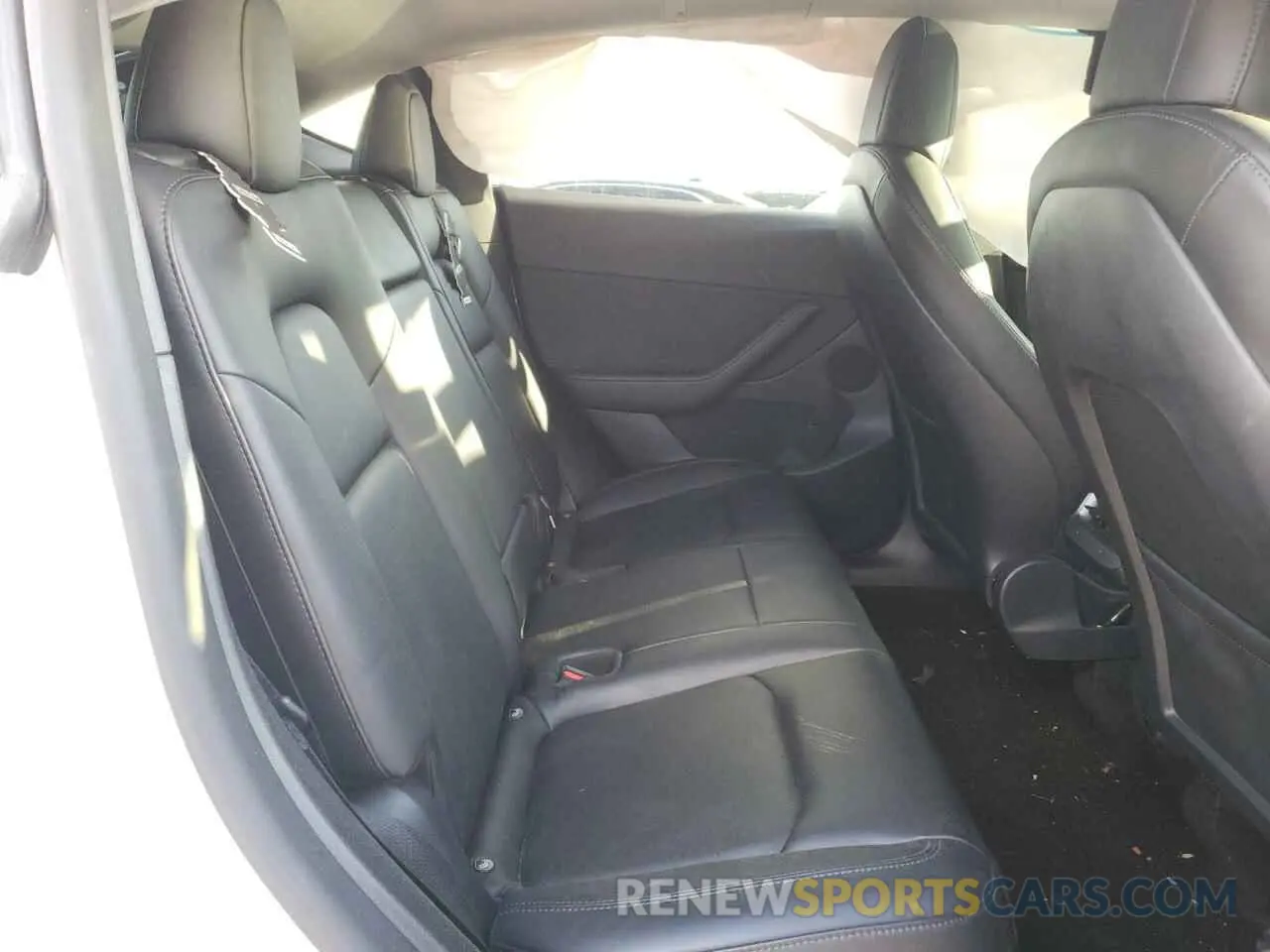 10 Photograph of a damaged car 7SAYGDEE1NF481320 TESLA MODEL Y 2022