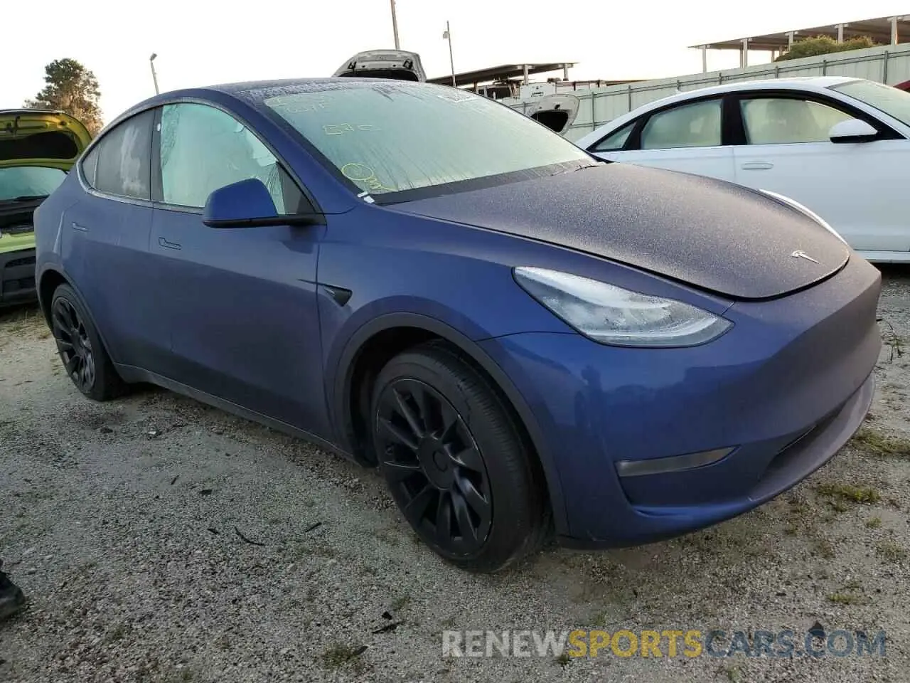 4 Photograph of a damaged car 7SAYGDEE1NF481432 TESLA MODEL Y 2022