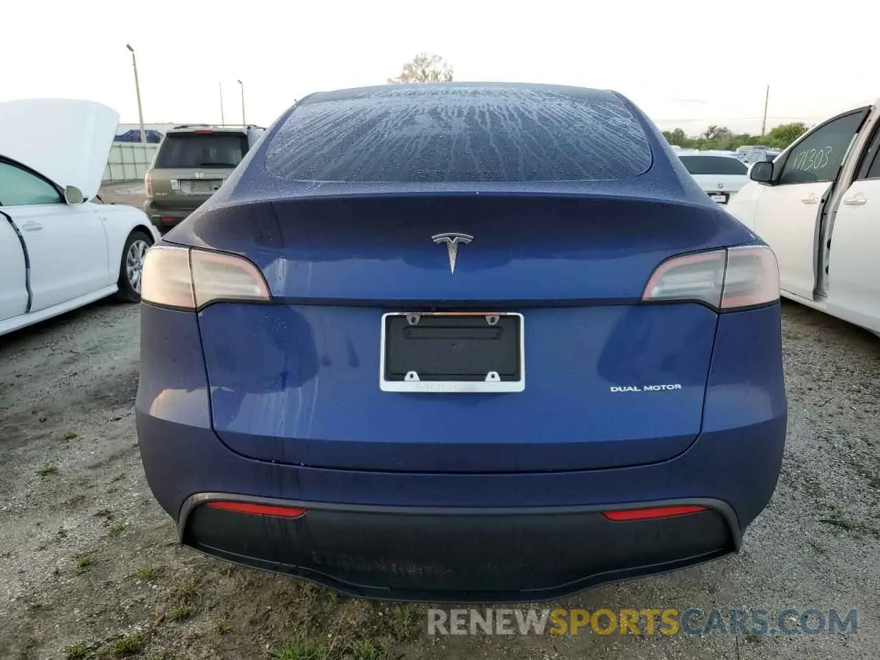 6 Photograph of a damaged car 7SAYGDEE1NF481432 TESLA MODEL Y 2022