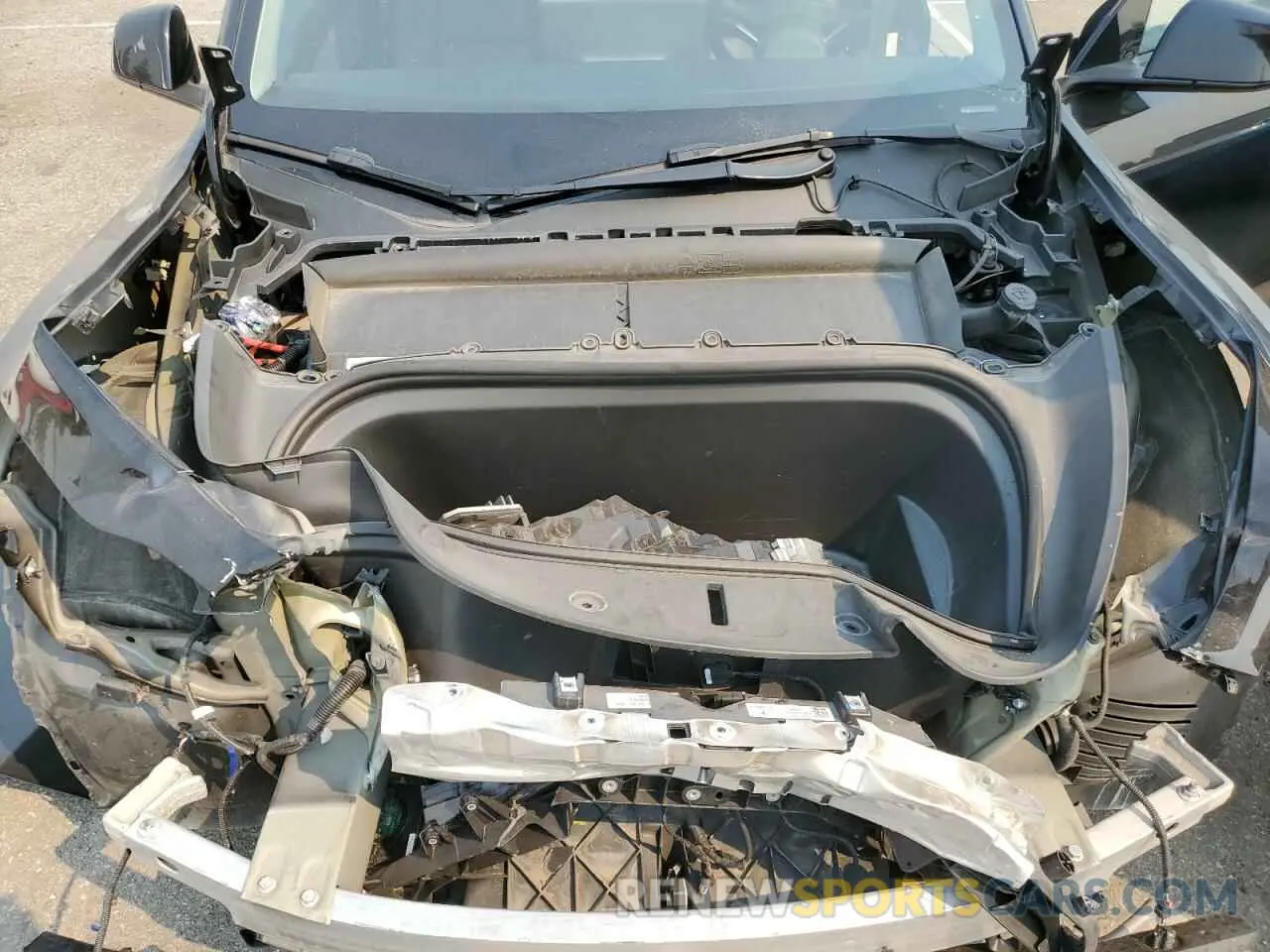 11 Photograph of a damaged car 7SAYGDEE1NF481740 TESLA MODEL Y 2022