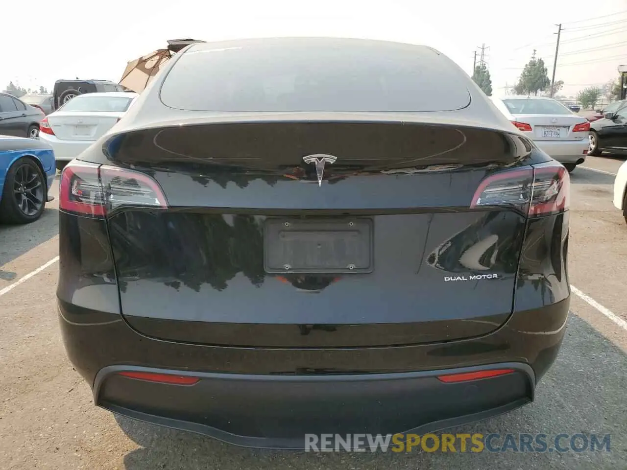 6 Photograph of a damaged car 7SAYGDEE1NF481740 TESLA MODEL Y 2022