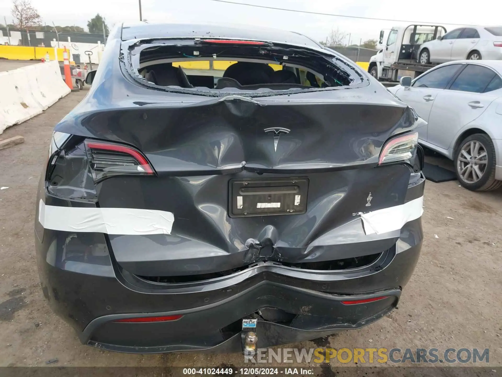 6 Photograph of a damaged car 7SAYGDEE1NF487442 TESLA MODEL Y 2022