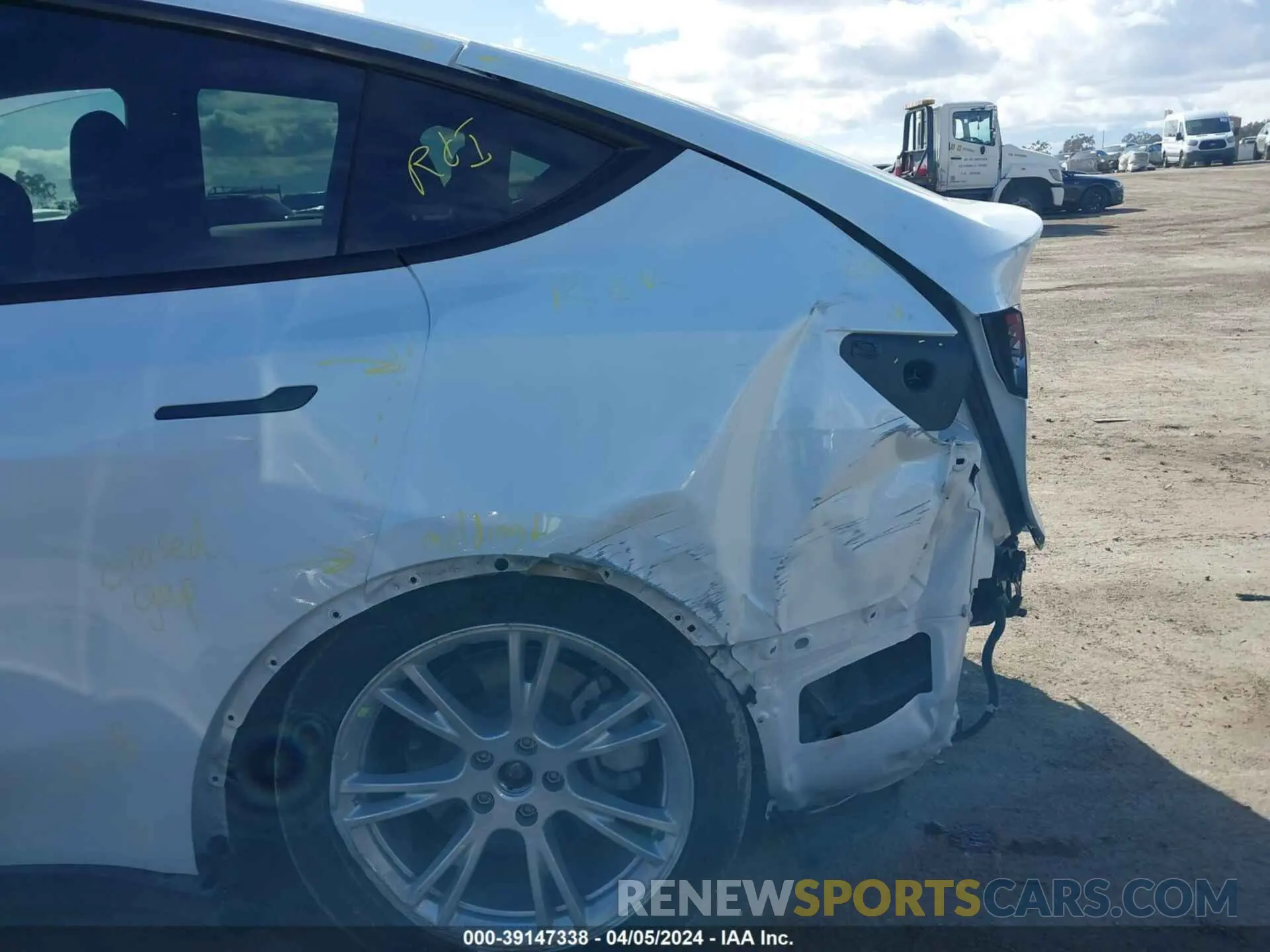 6 Photograph of a damaged car 7SAYGDEE1NF488235 TESLA MODEL Y 2022
