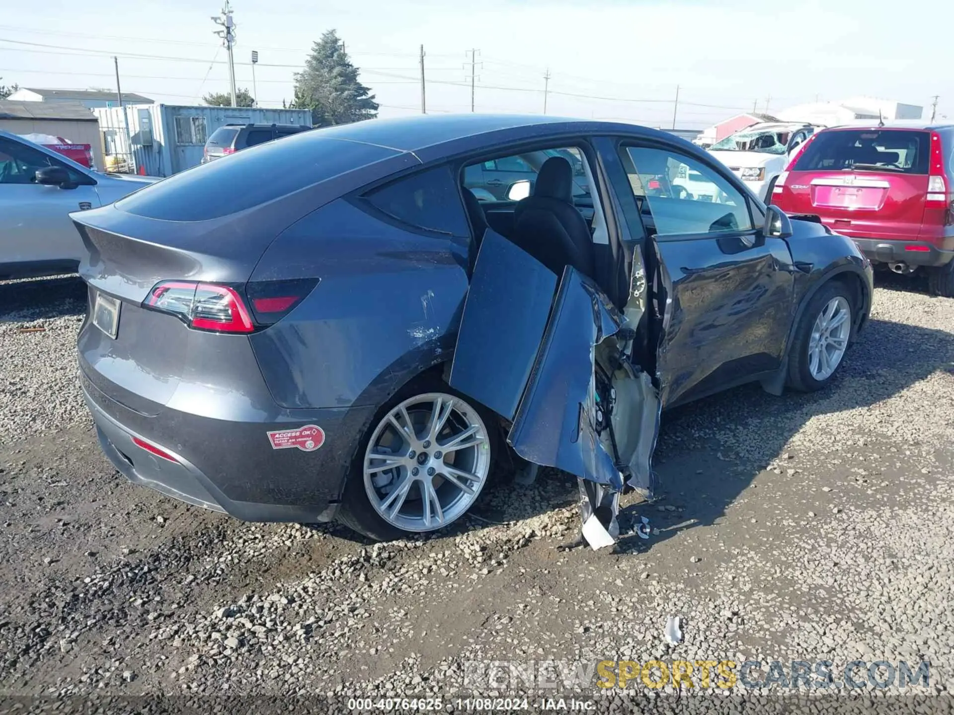 4 Photograph of a damaged car 7SAYGDEE1NF537577 TESLA MODEL Y 2022