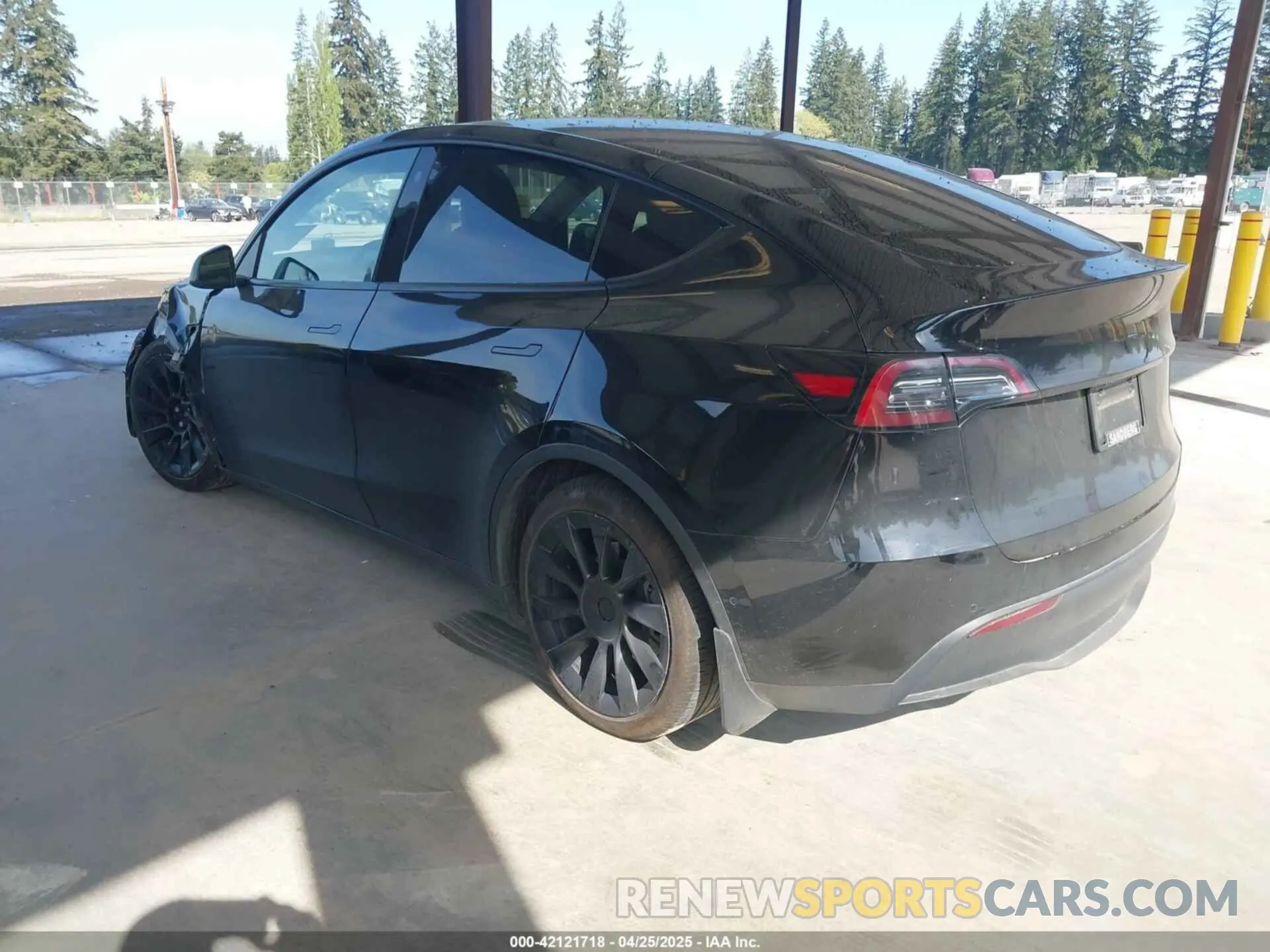 3 Photograph of a damaged car 7SAYGDEE1NF550202 TESLA MODEL Y 2022