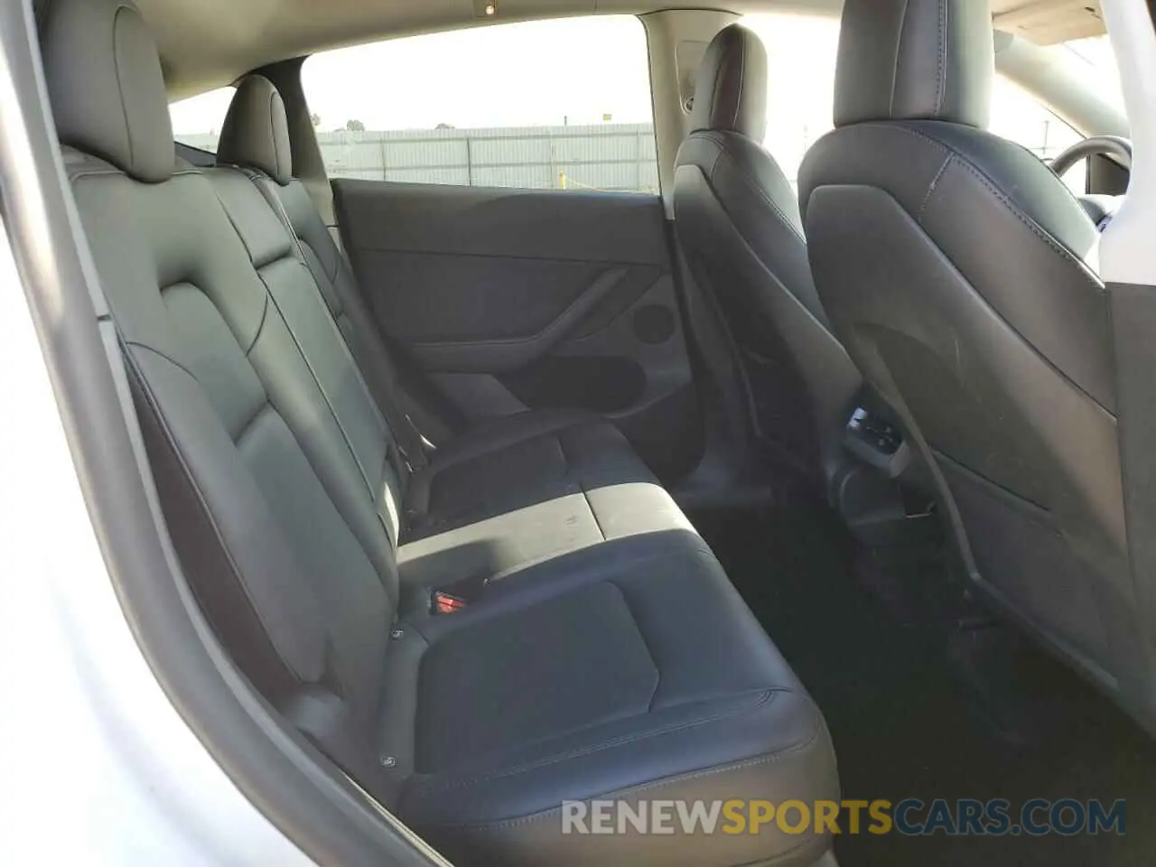 10 Photograph of a damaged car 7SAYGDEE1NF559238 TESLA MODEL Y 2022
