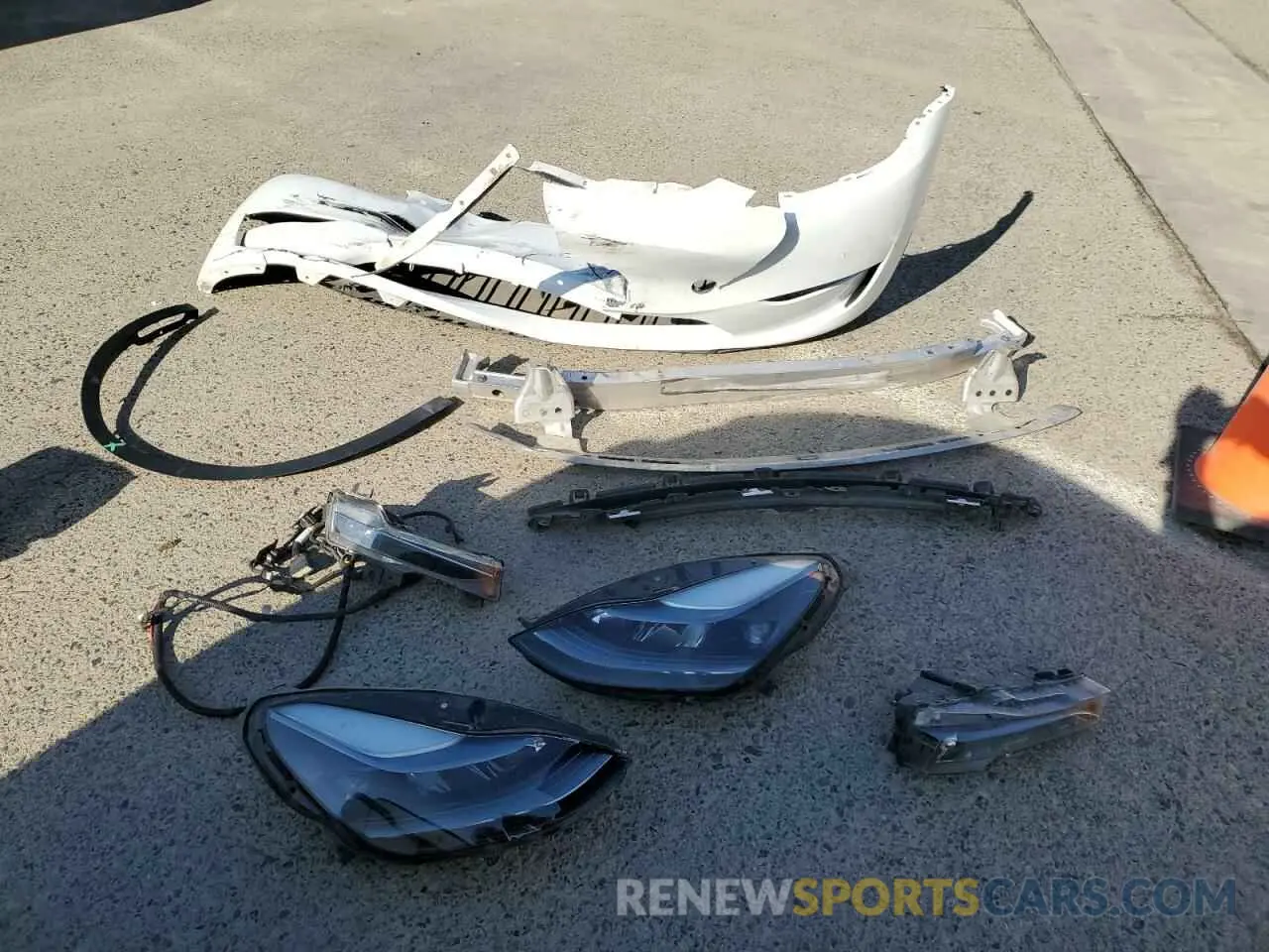 12 Photograph of a damaged car 7SAYGDEE1NF559238 TESLA MODEL Y 2022