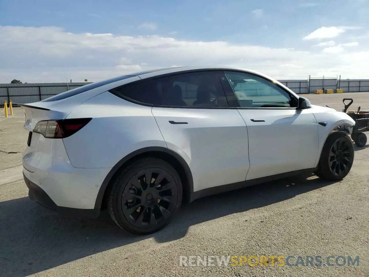 3 Photograph of a damaged car 7SAYGDEE1NF559238 TESLA MODEL Y 2022