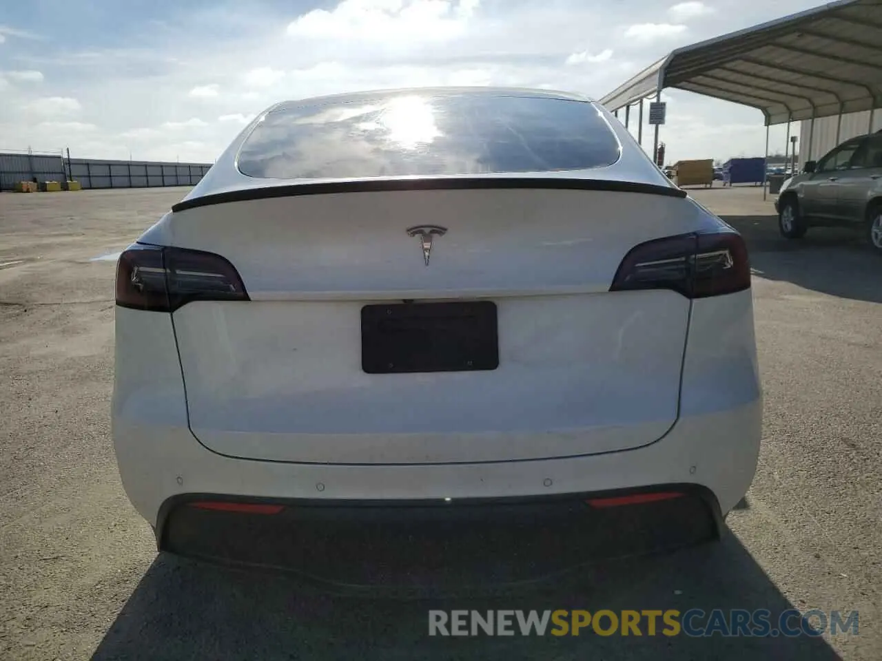 6 Photograph of a damaged car 7SAYGDEE1NF559238 TESLA MODEL Y 2022