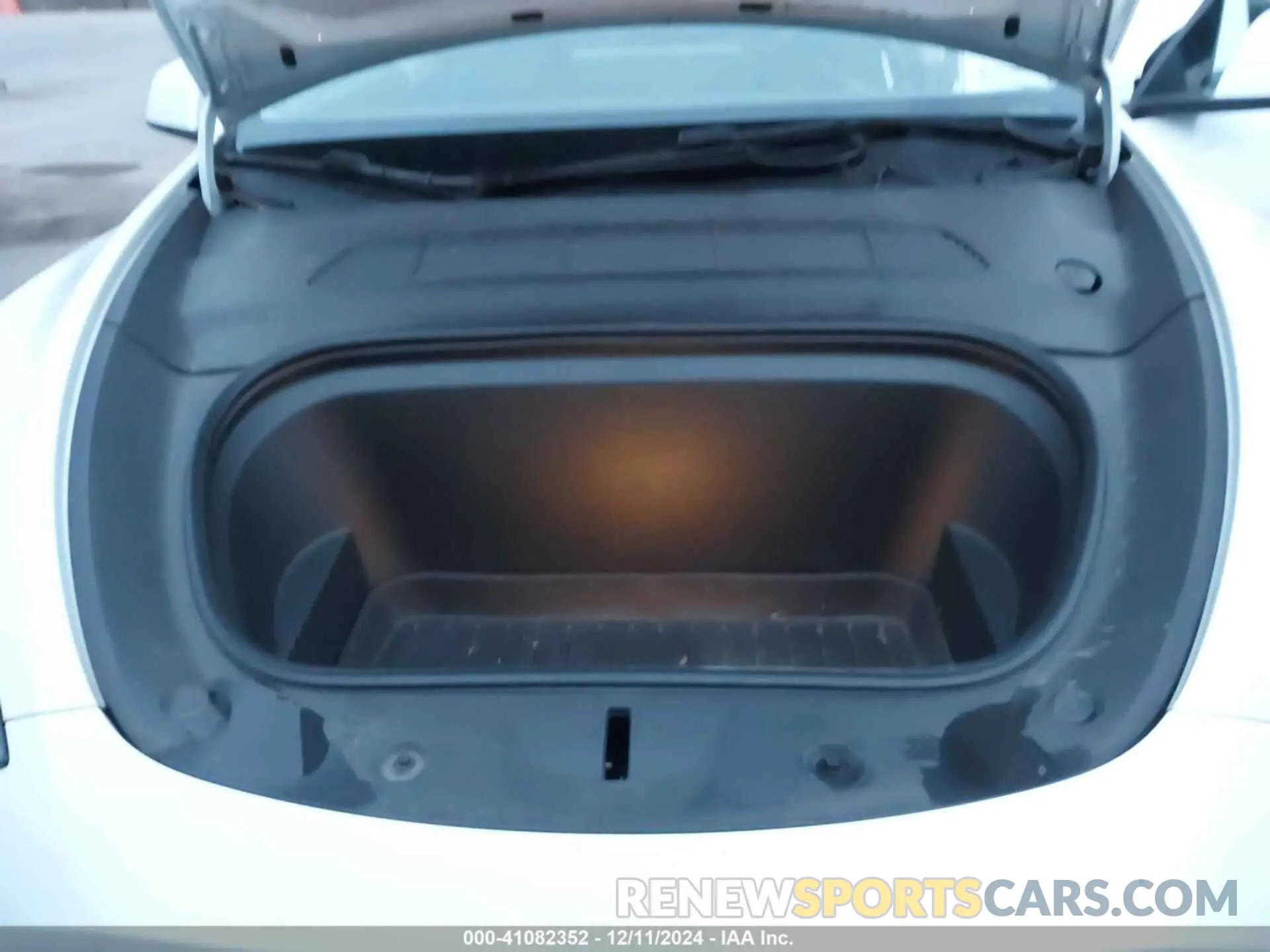 10 Photograph of a damaged car 7SAYGDEE1NF559482 TESLA MODEL Y 2022