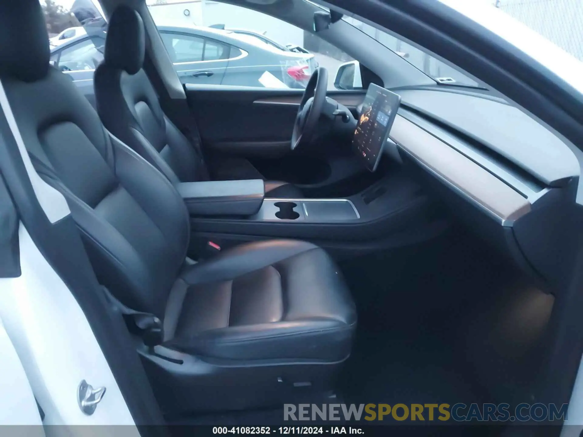 5 Photograph of a damaged car 7SAYGDEE1NF559482 TESLA MODEL Y 2022
