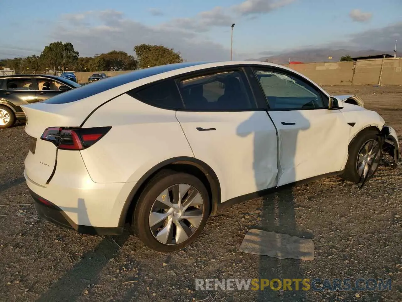 3 Photograph of a damaged car 7SAYGDEE1NF573186 TESLA MODEL Y 2022