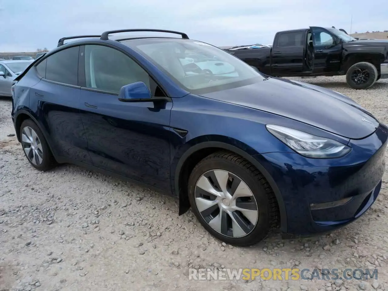 4 Photograph of a damaged car 7SAYGDEE2NA009818 TESLA MODEL Y 2022