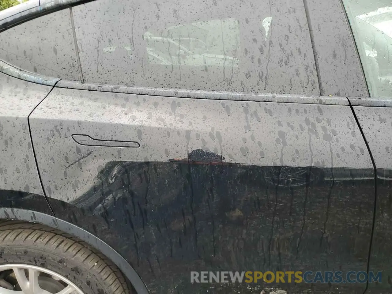 10 Photograph of a damaged car 7SAYGDEE2NF313492 TESLA MODEL Y 2022