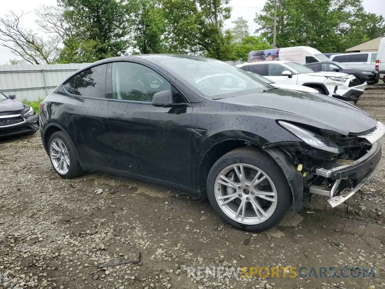 4 Photograph of a damaged car 7SAYGDEE2NF313492 TESLA MODEL Y 2022