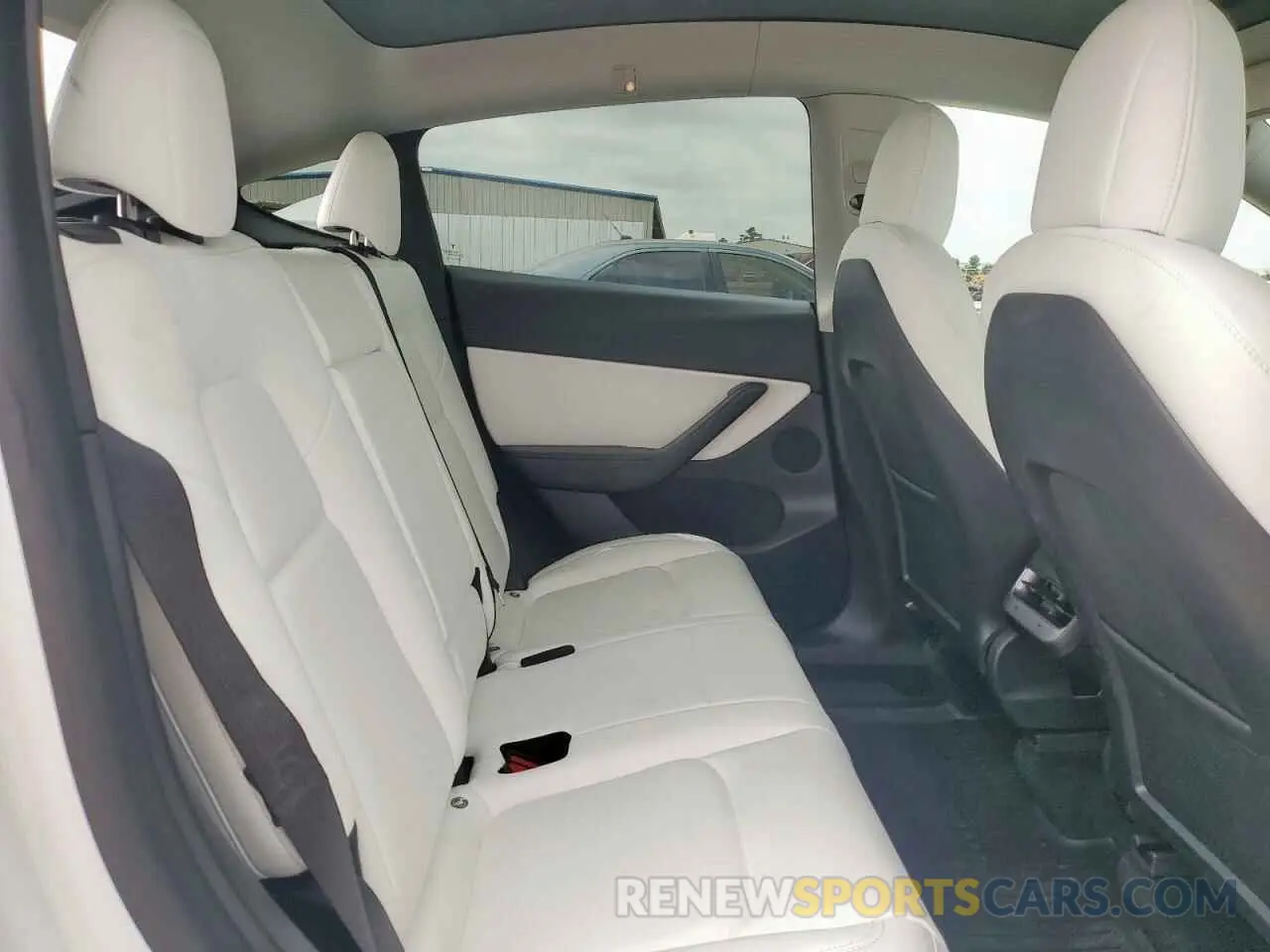 10 Photograph of a damaged car 7SAYGDEE2NF330311 TESLA MODEL Y 2022