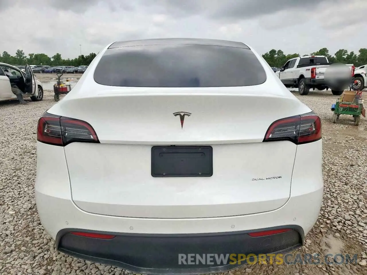 6 Photograph of a damaged car 7SAYGDEE2NF330311 TESLA MODEL Y 2022