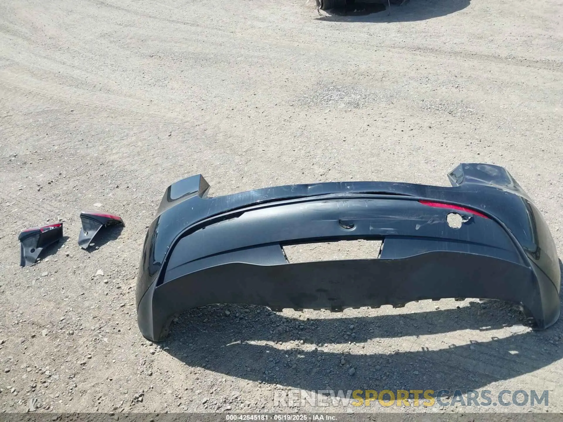 12 Photograph of a damaged car 7SAYGDEE2NF359405 TESLA MODEL Y 2022