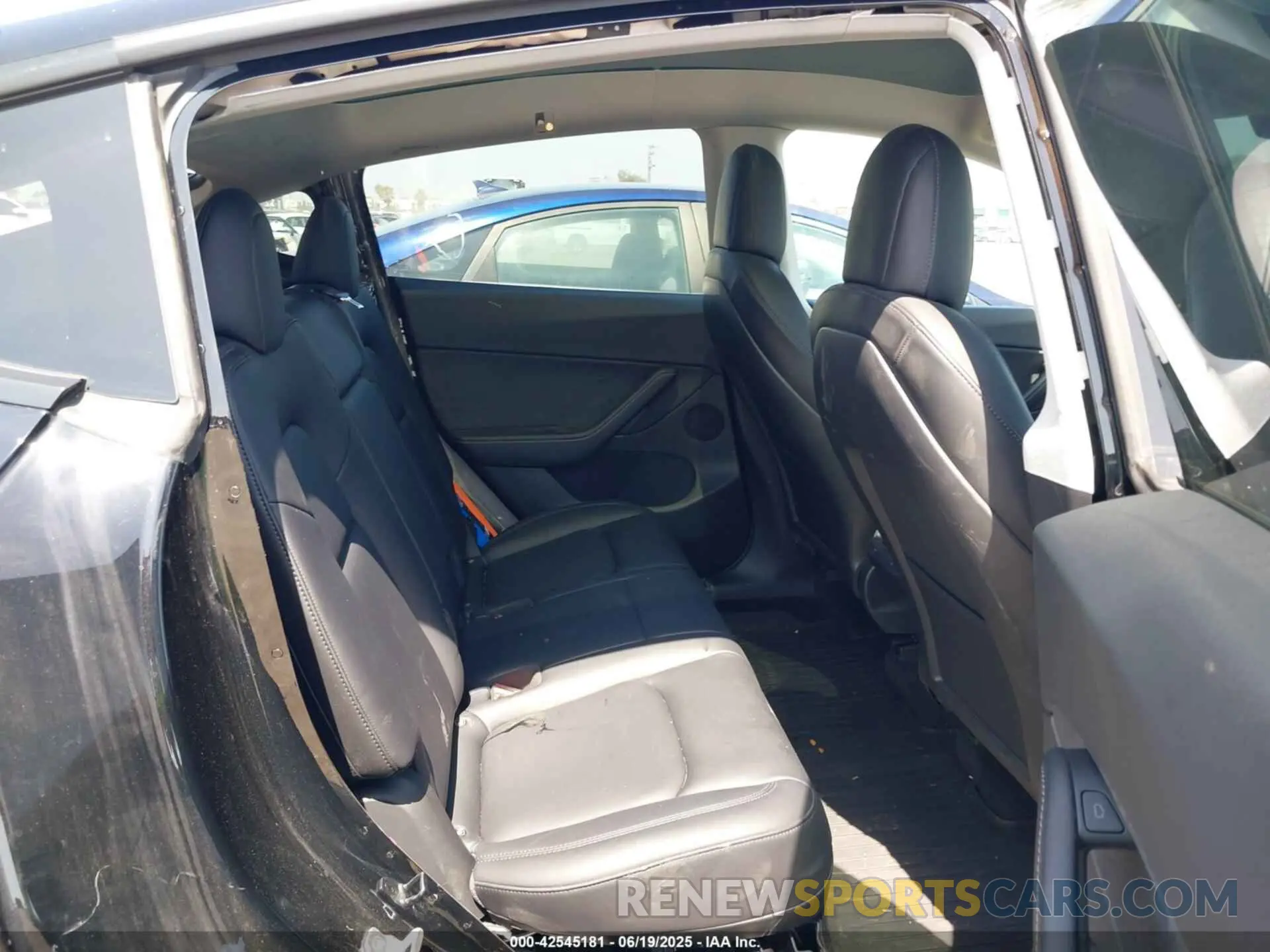 8 Photograph of a damaged car 7SAYGDEE2NF359405 TESLA MODEL Y 2022