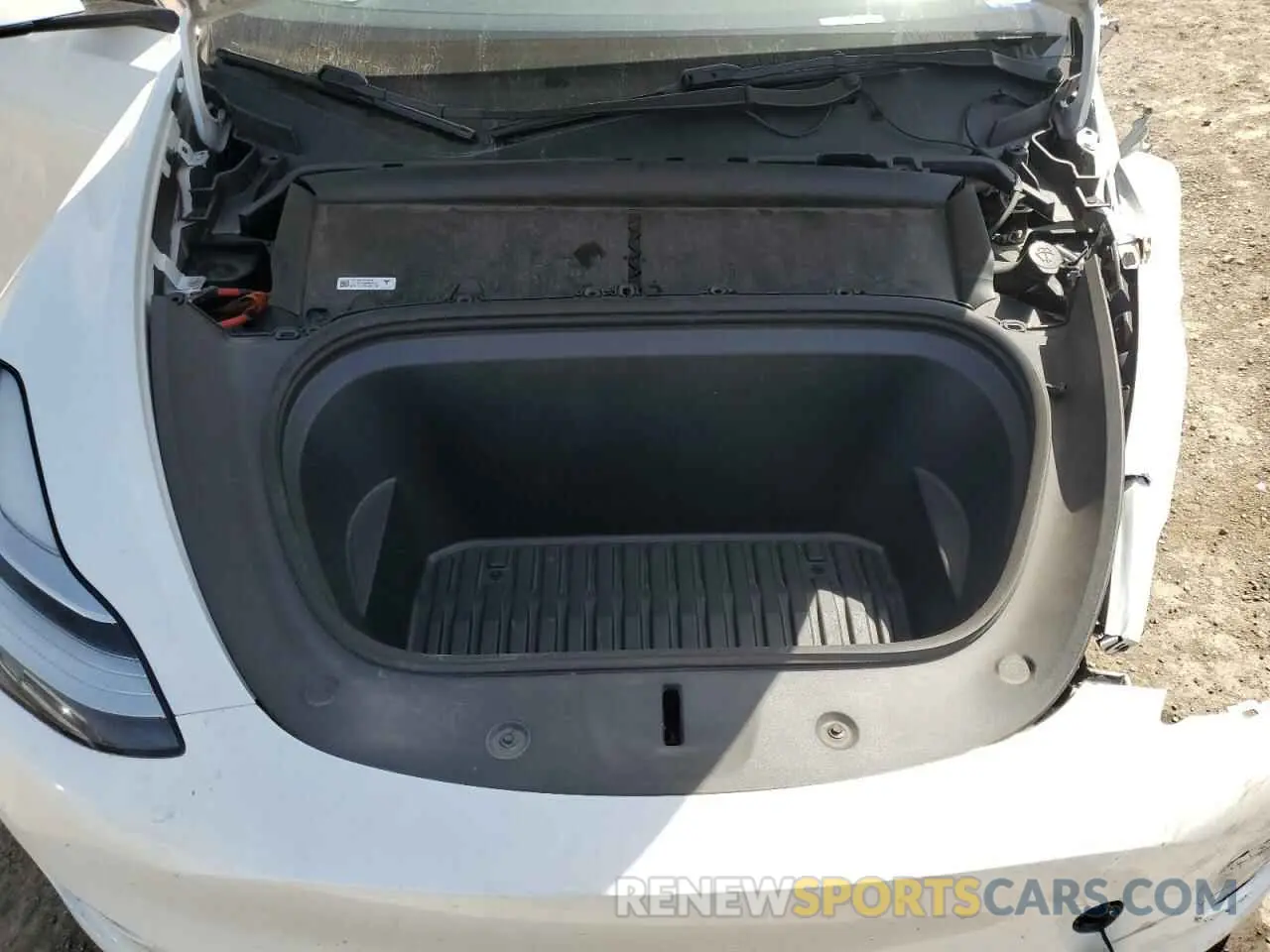 11 Photograph of a damaged car 7SAYGDEE2NF380562 TESLA MODEL Y 2022